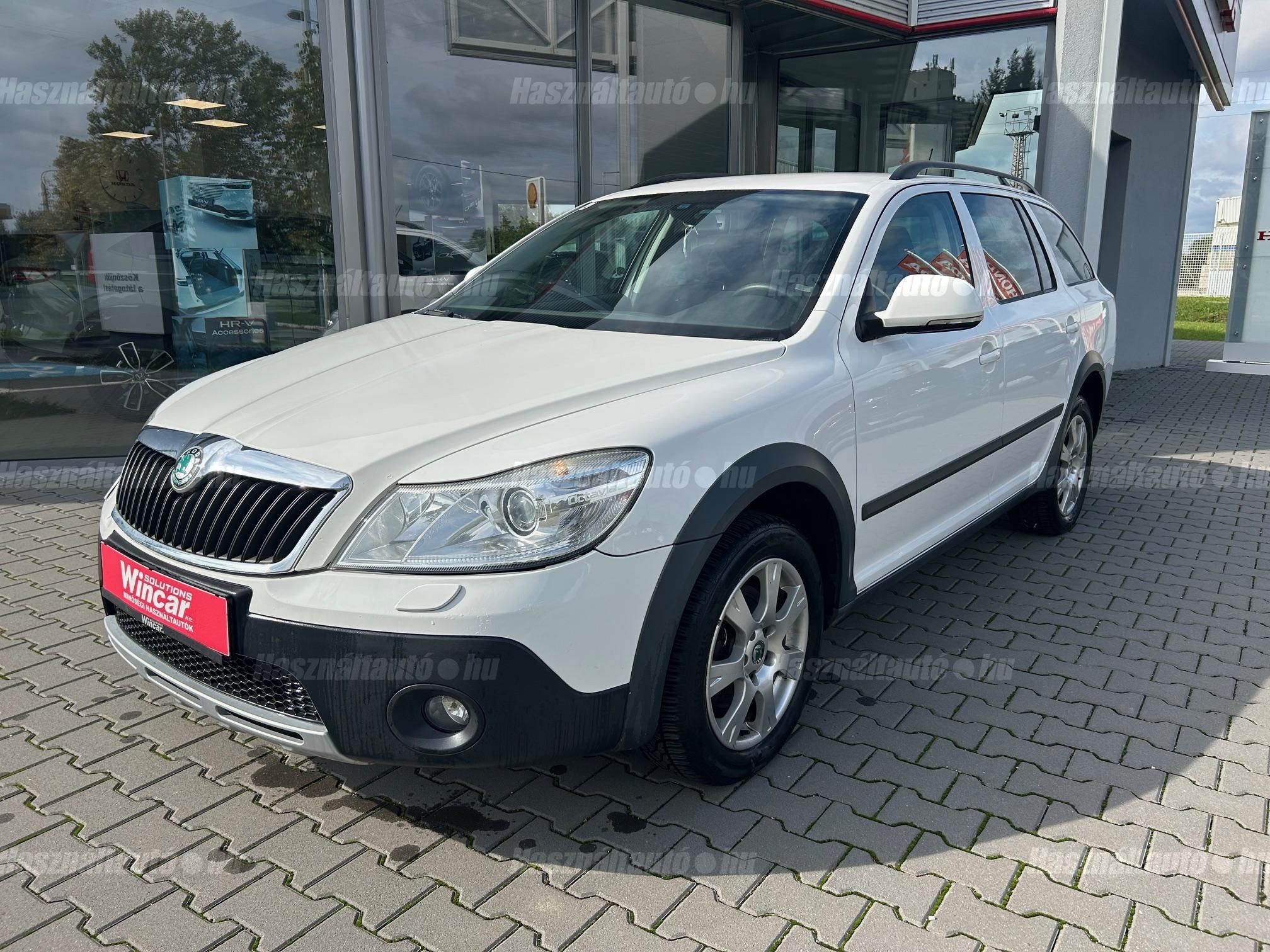 SKODA OCTAVIA 2011/10 - 1