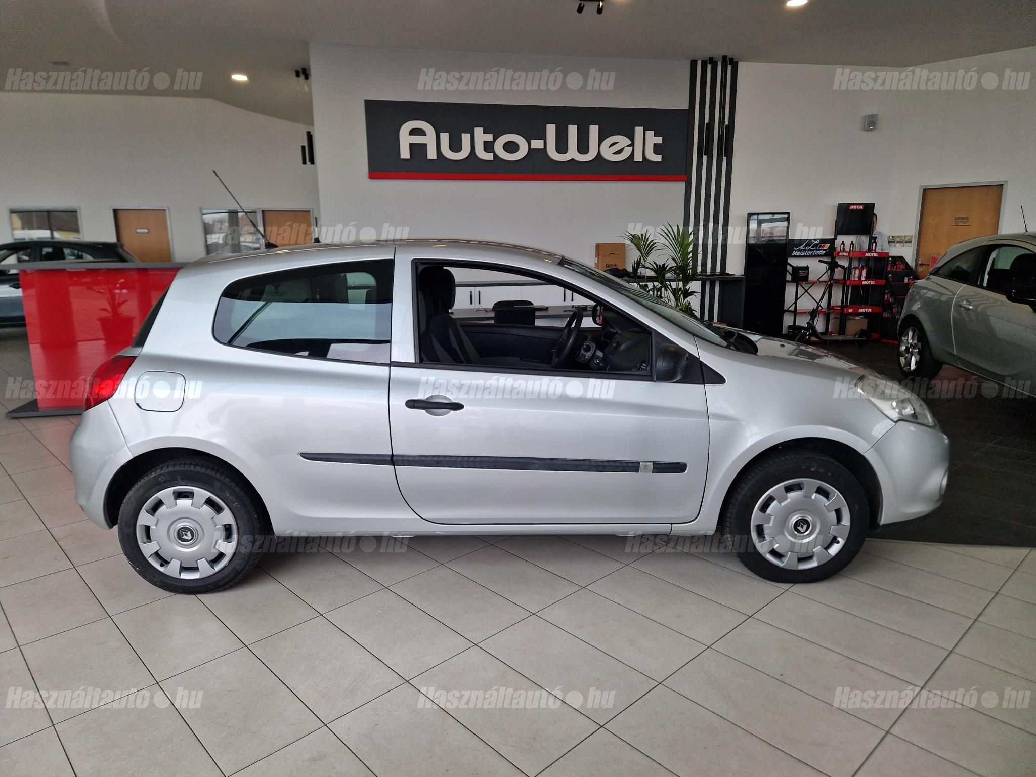 RENAULT CLIO 2010/4 - 1
