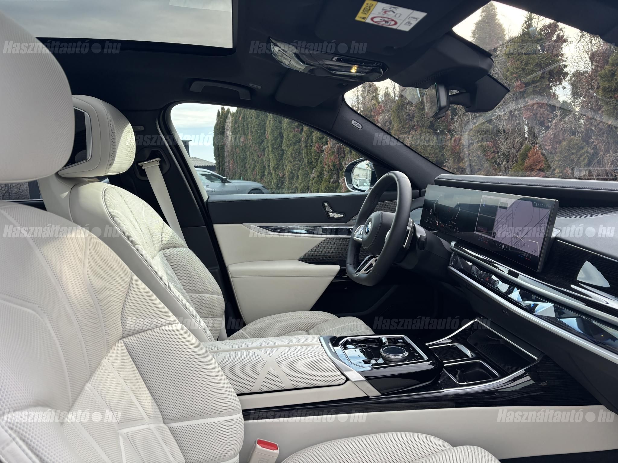 BMW 740 2025/6 - 1