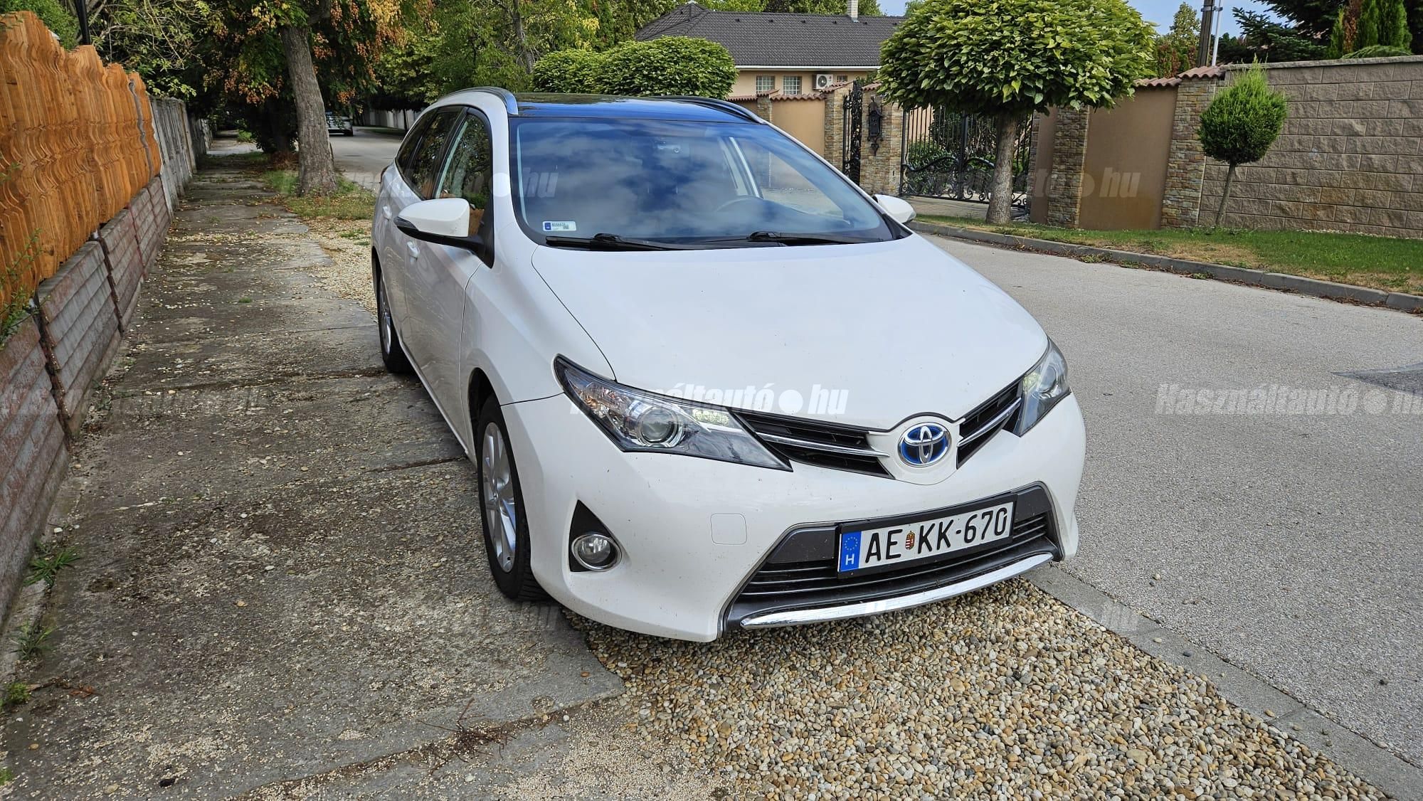 TOYOTA AURIS 2014/4 - 1