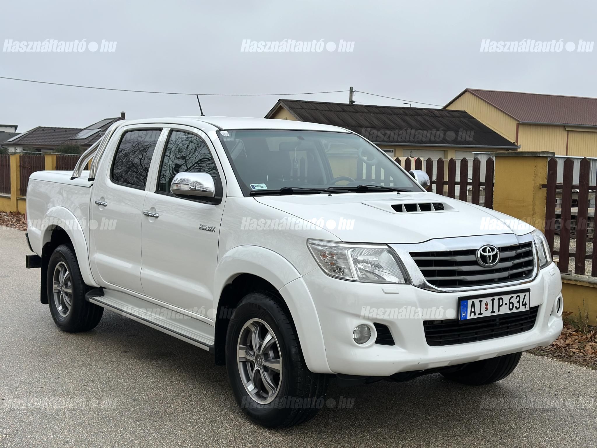 TOYOTA HILUX 2012/6 - 1