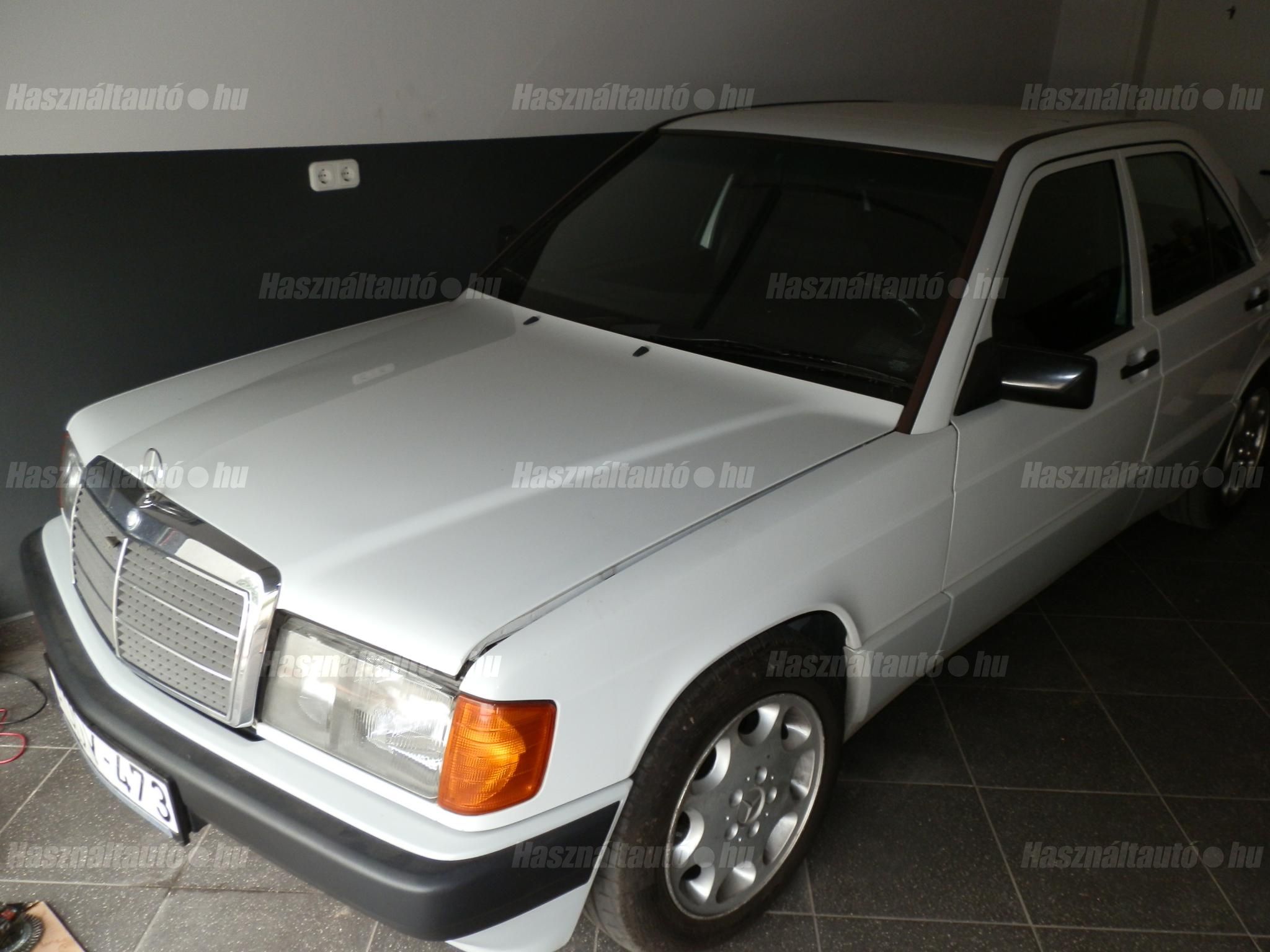 MERCEDES-BENZ 190 1993/1 - 1