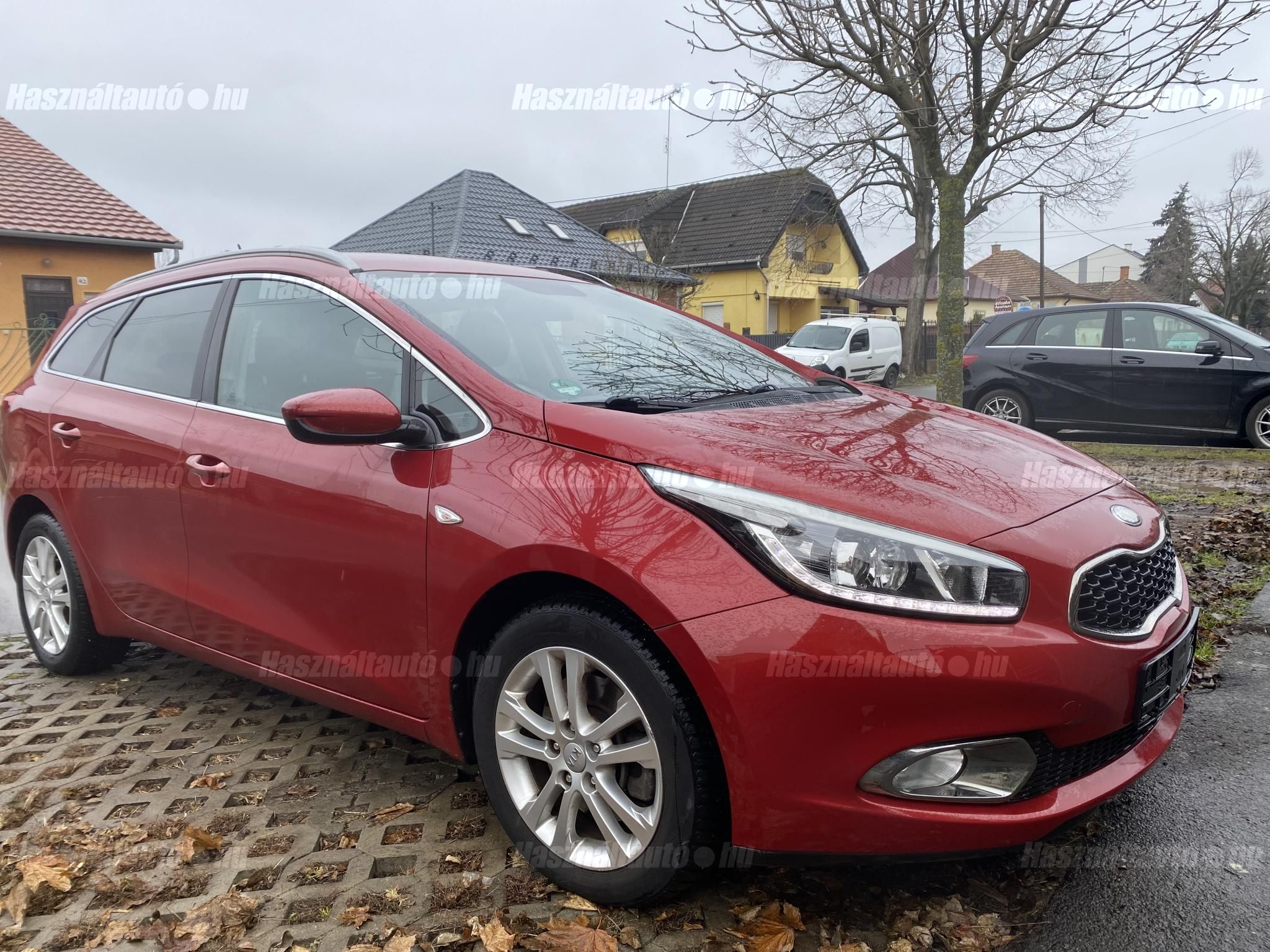 KIA CEE'D 2014/8 - 1