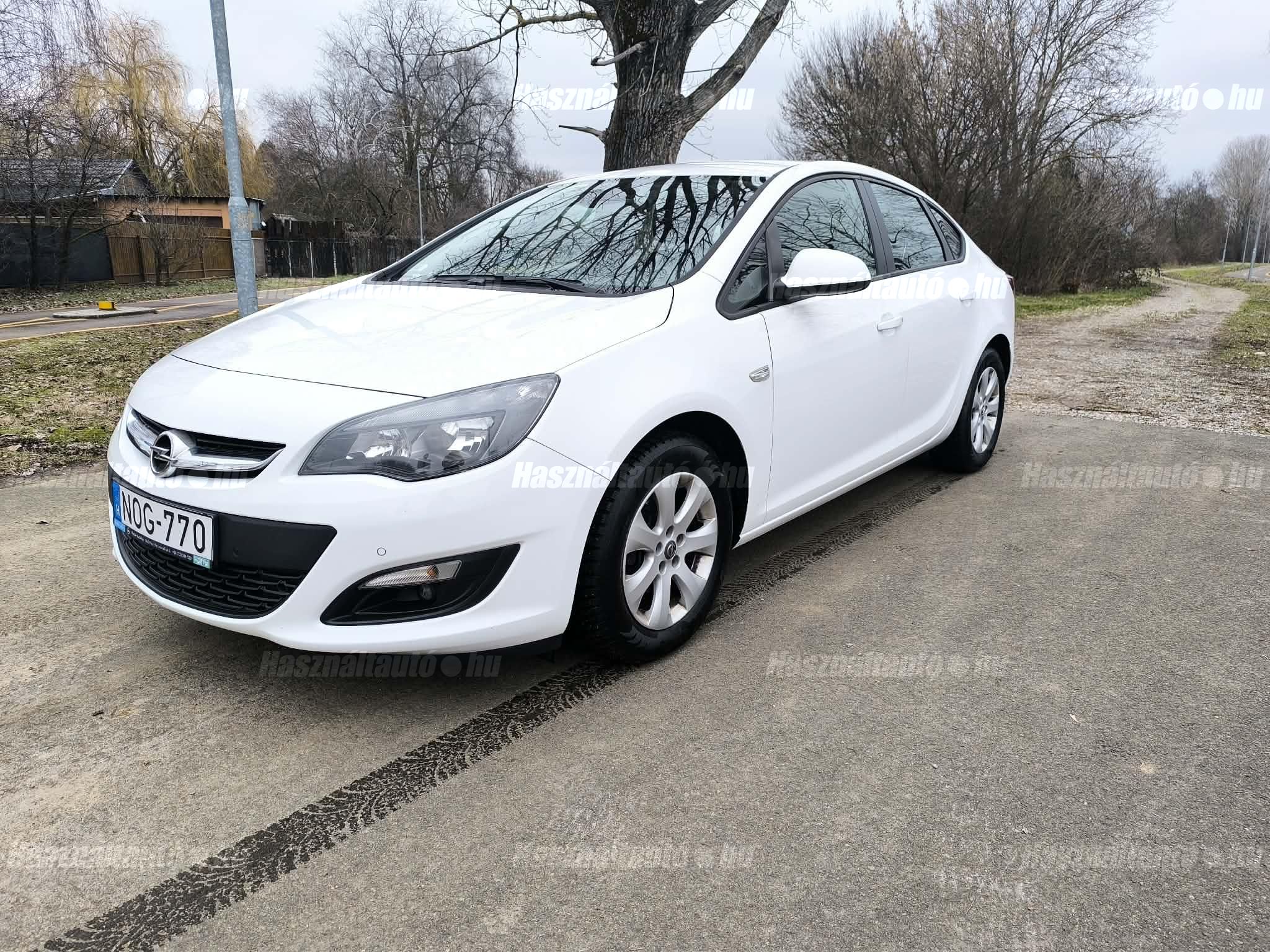 OPEL ASTRA J 2016/4 - 1