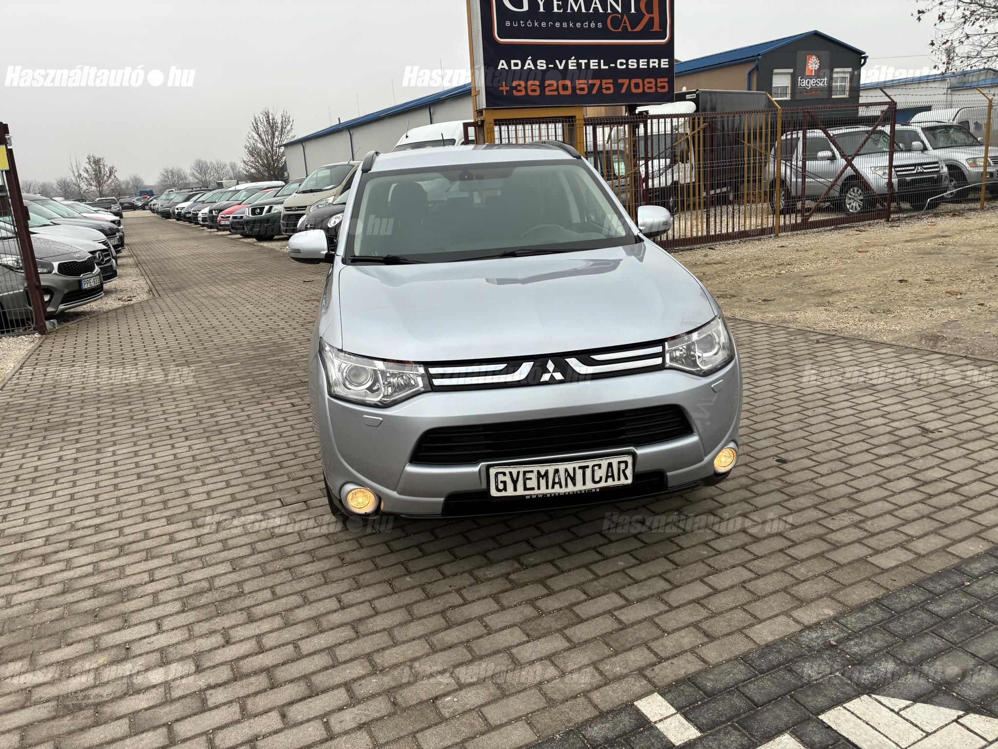 MITSUBISHI OUTLANDER 2012/2 - 1