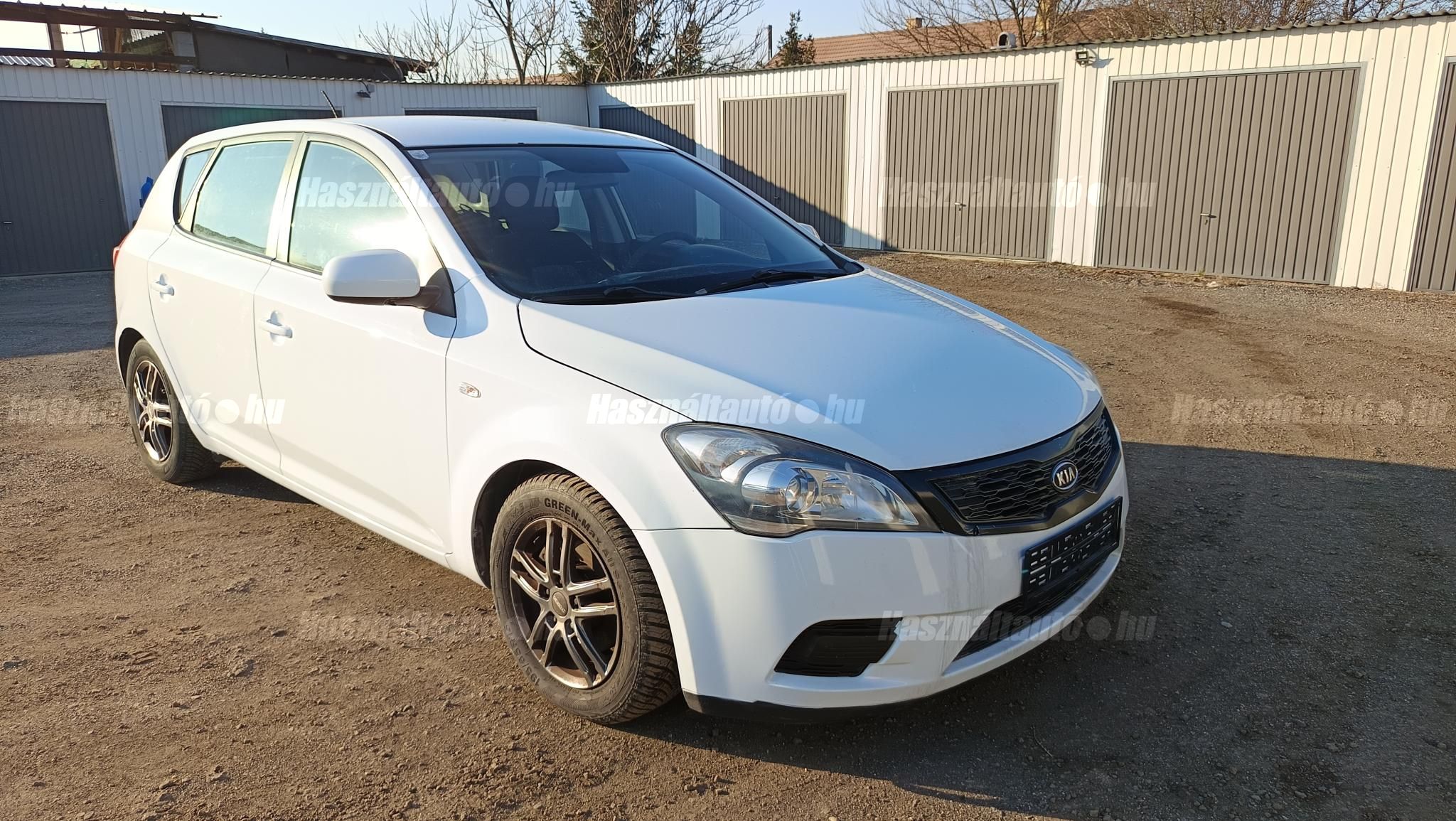 KIA CEE'D 2010 - 1