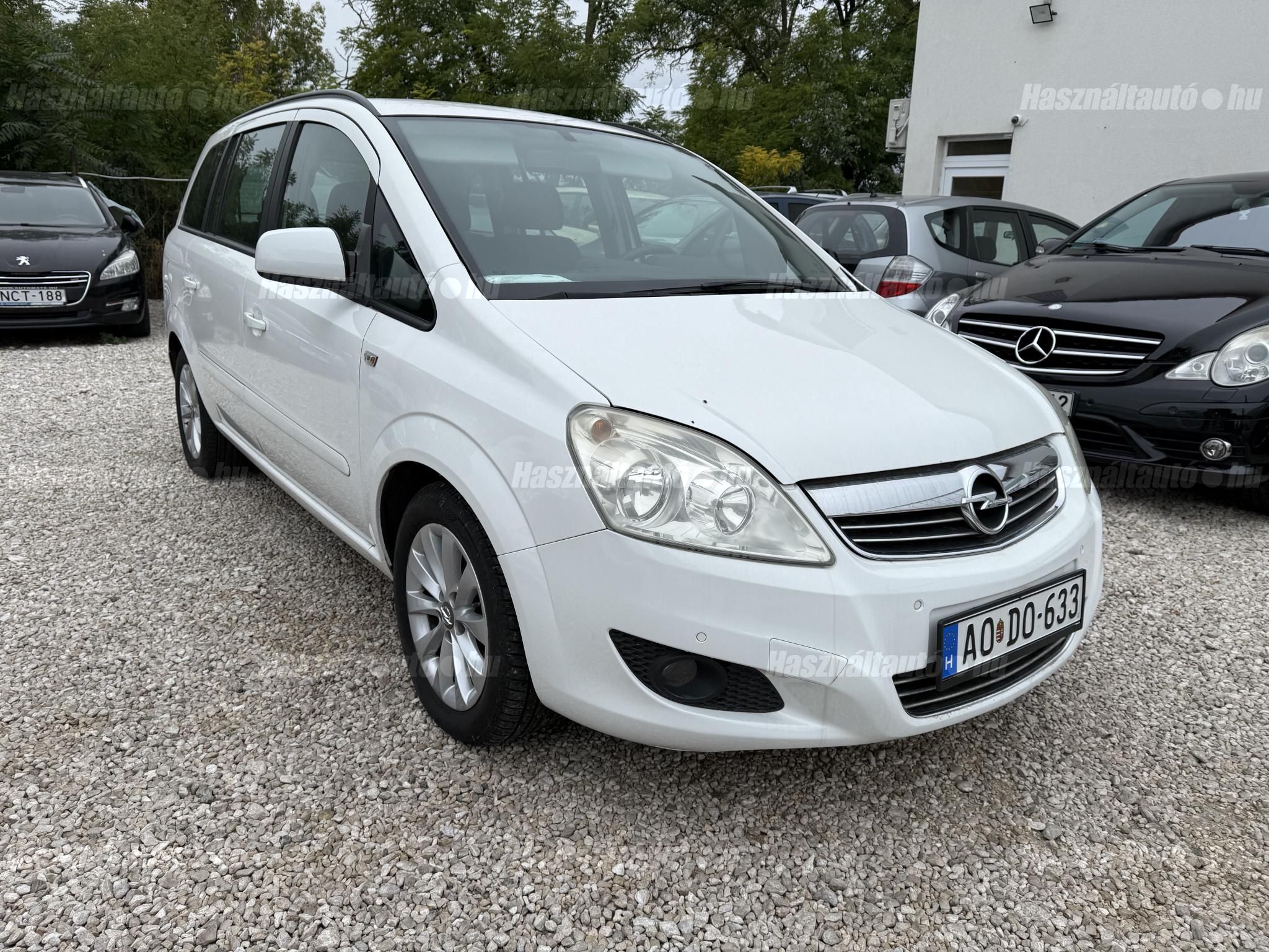 OPEL ZAFIRA B 2014/6 - 1