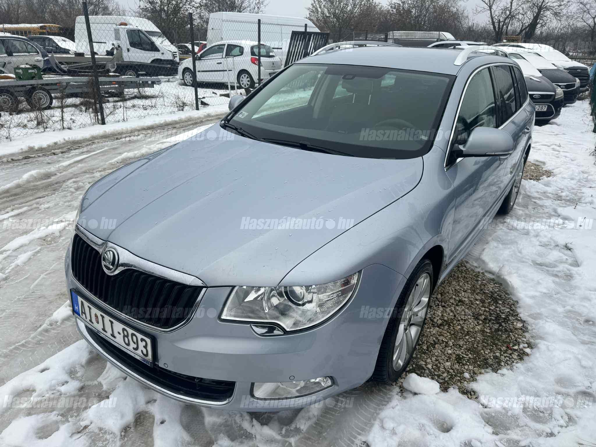 SKODA SUPERB 2011 - 1