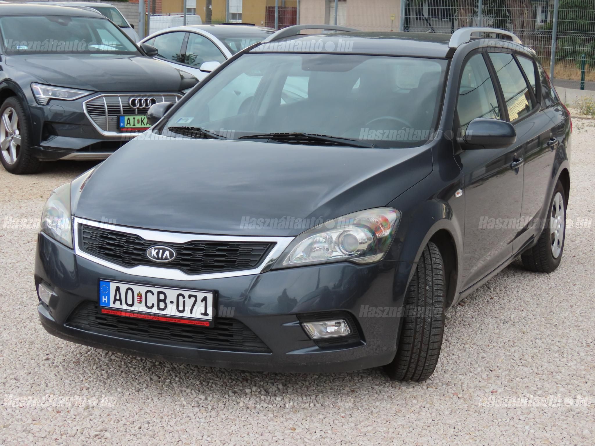 KIA CEE'D 2011/9 - 1
