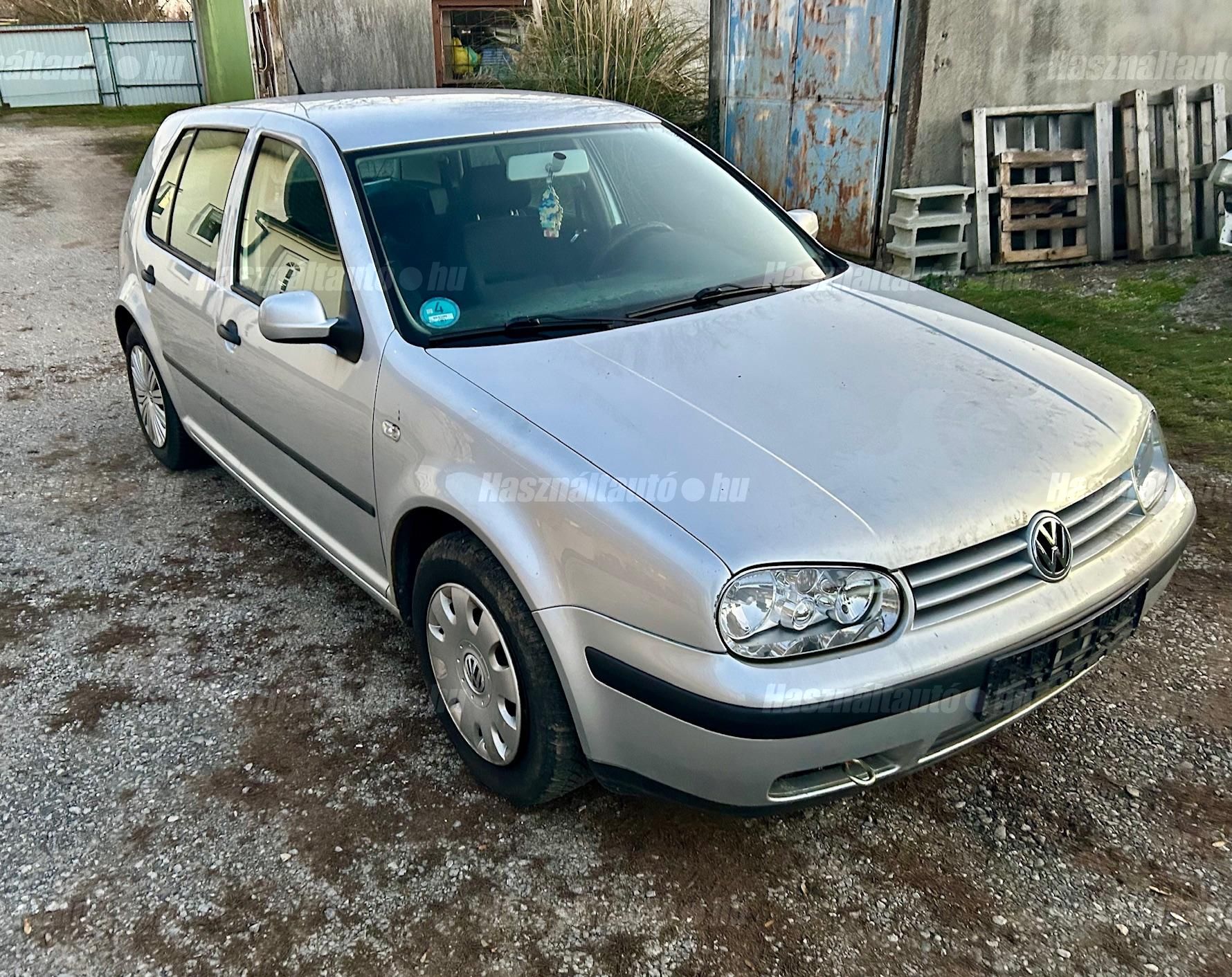 VOLKSWAGEN GOLF IV 2002/8 - 1