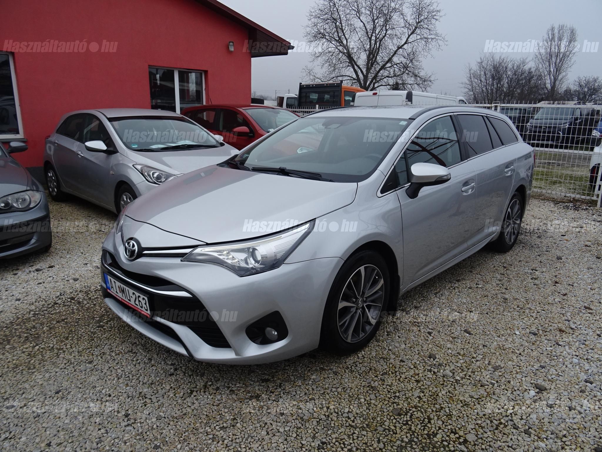 TOYOTA AVENSIS 2015/6 - 1