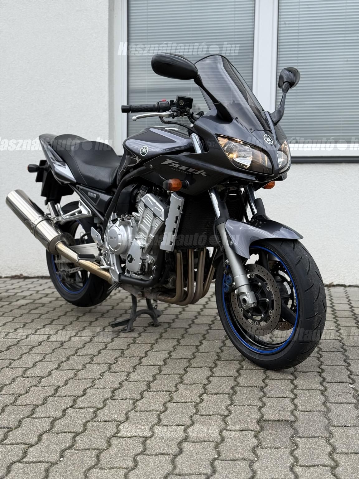 YAMAHA FZS 1000 (FAZER) 2005 - 1