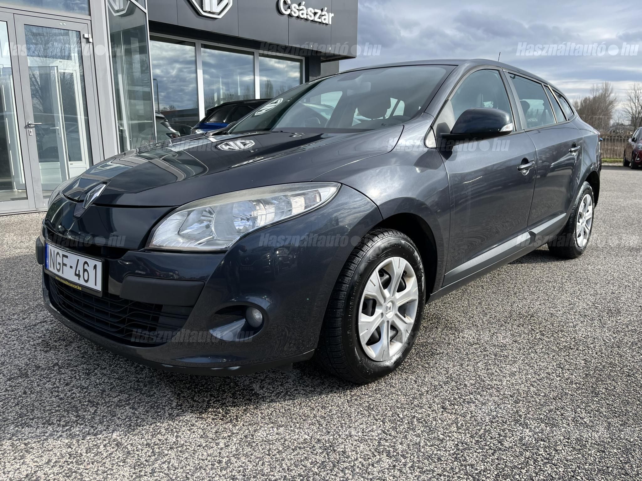 RENAULT MEGANE 2010/8 - 1