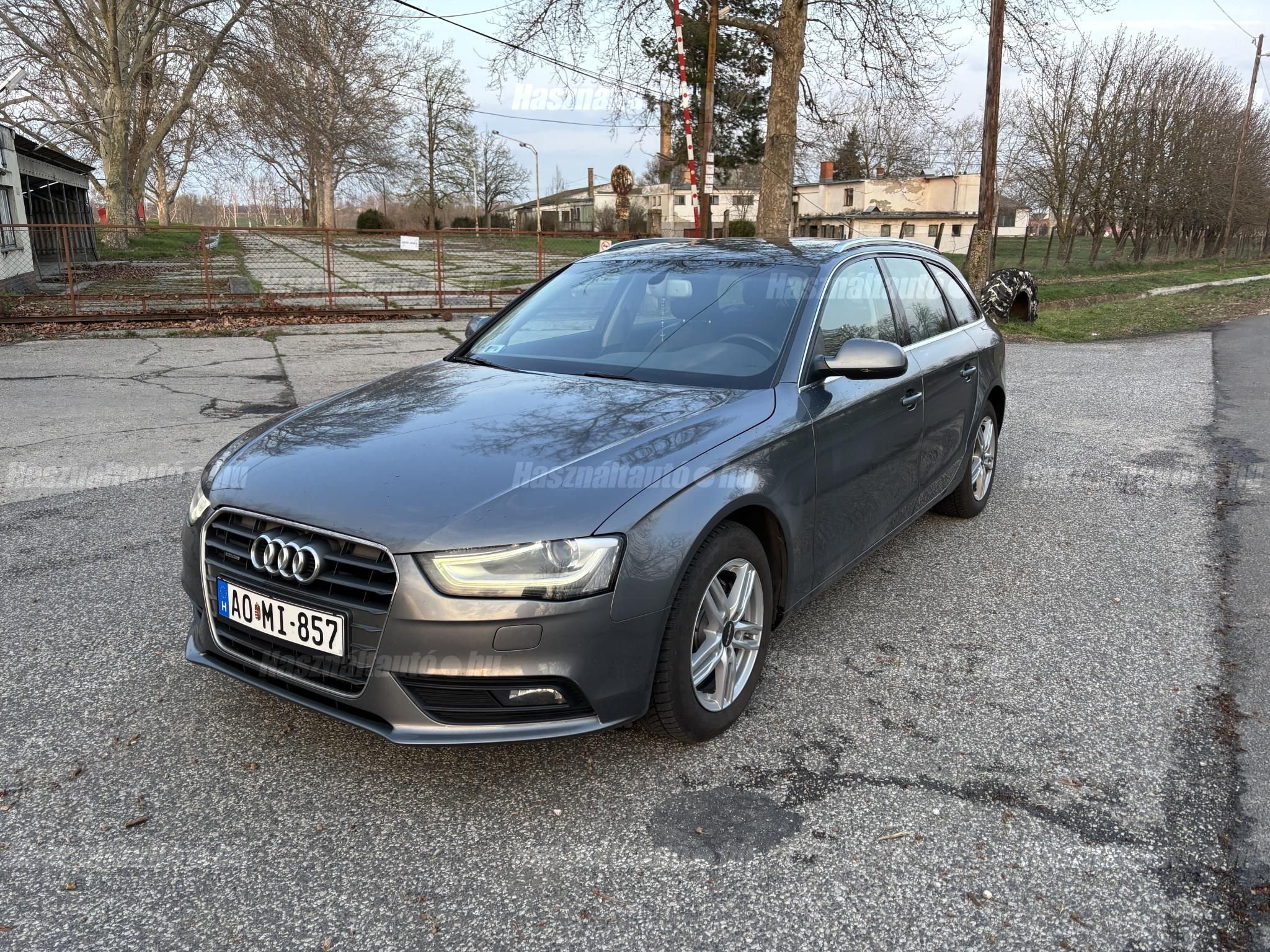 AUDI A4 2012/3 - 1