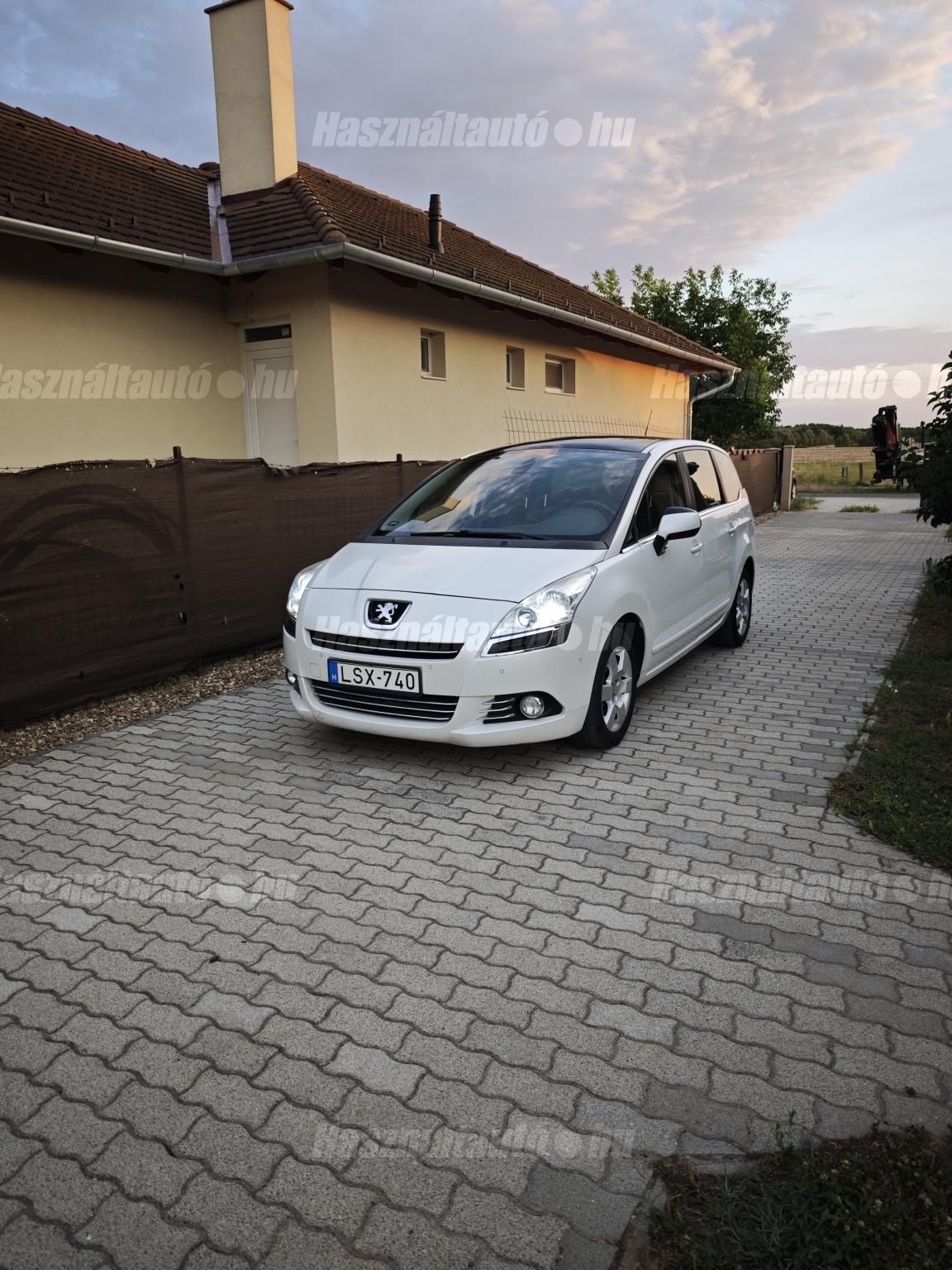PEUGEOT 5008 2010/6 - 1