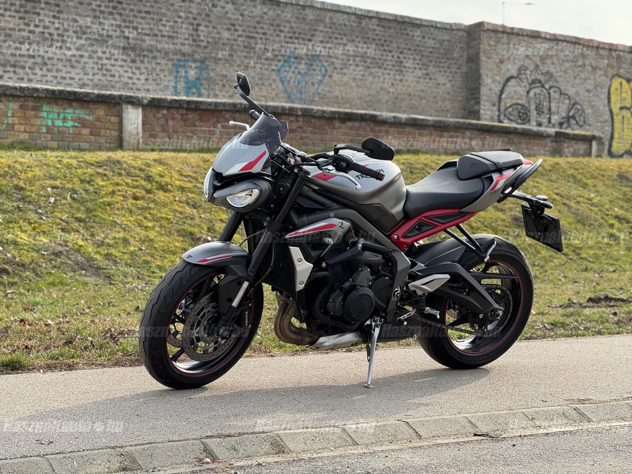 TRIUMPH STREET TRIPLE 2021/5 - 1