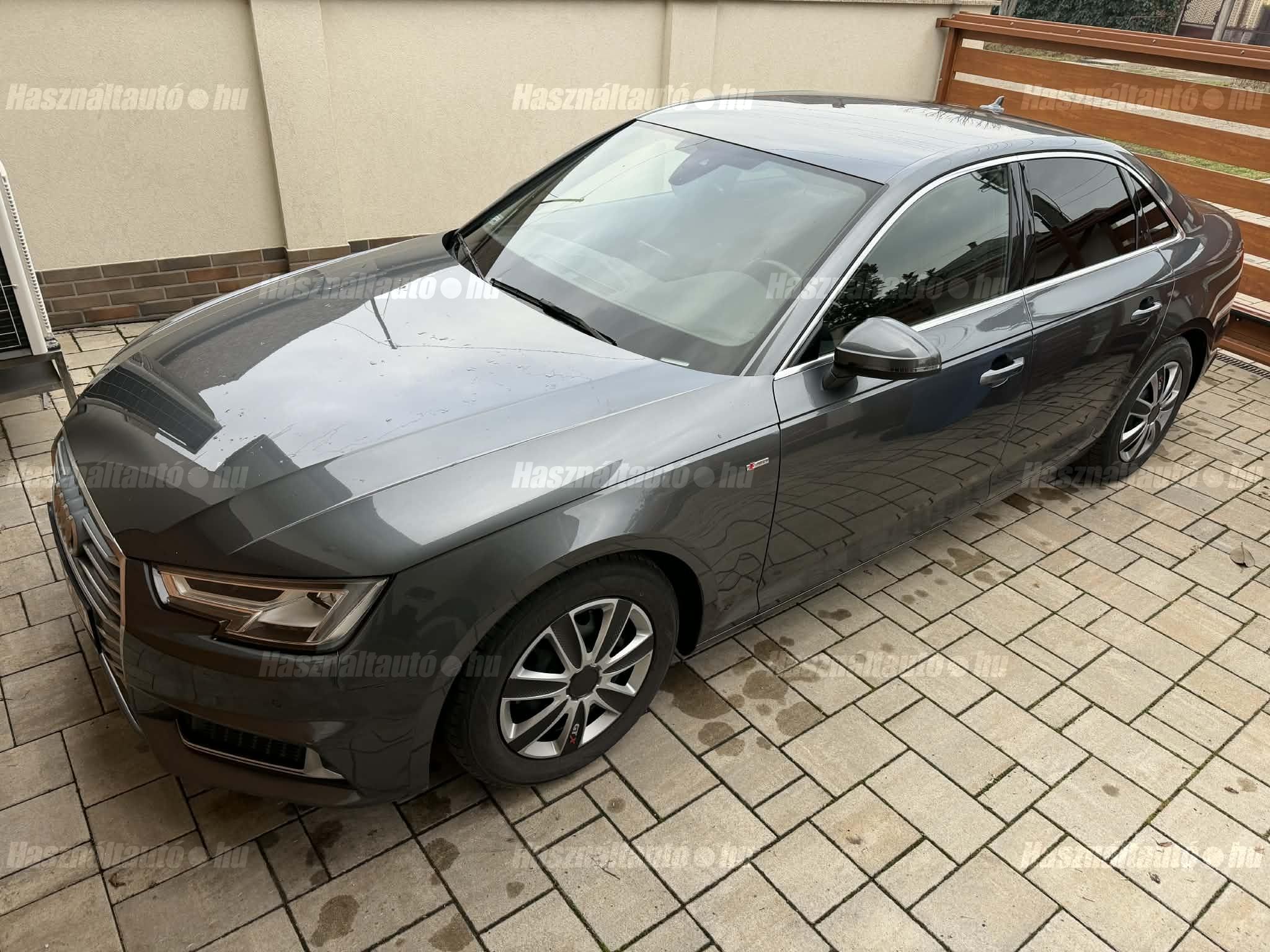 AUDI A4 2019/7 - 1