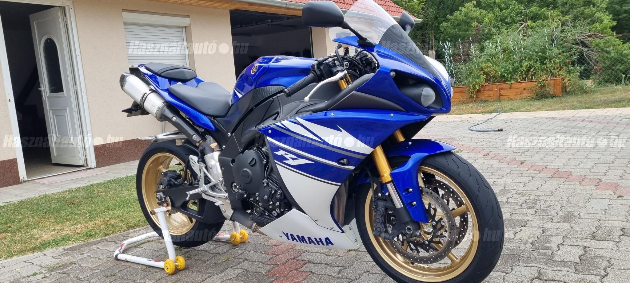 YAMAHA YZF R1 2013/5 - 1