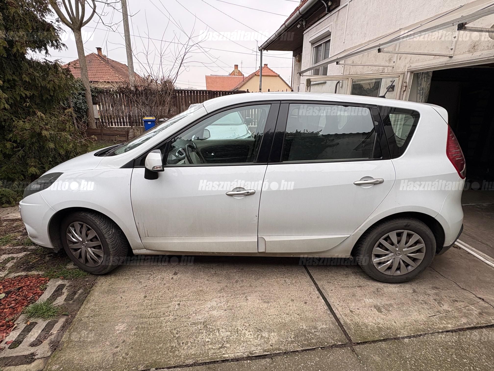 RENAULT SCENIC XMOD 2010/11 - 1