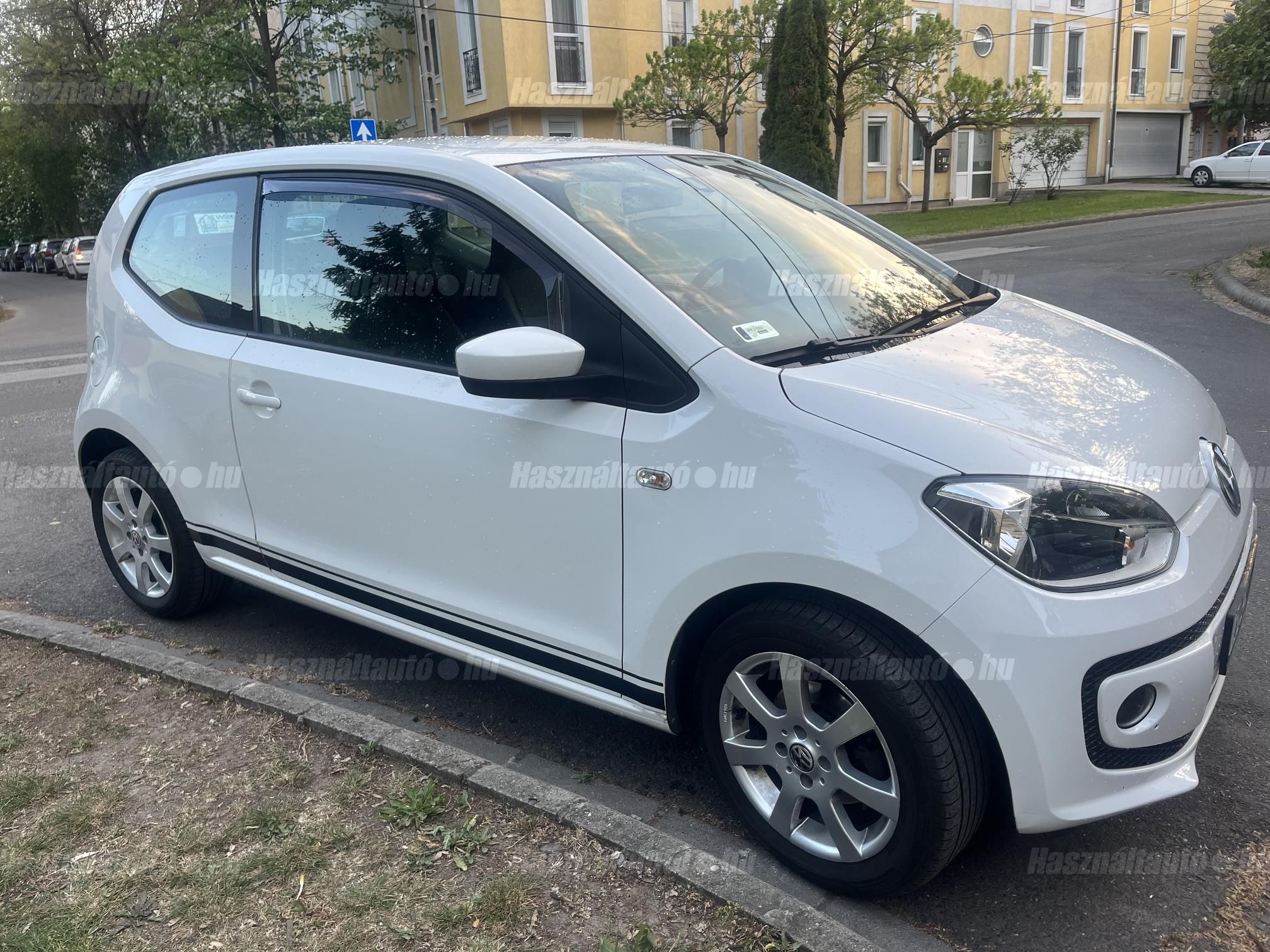VOLKSWAGEN UP 2013/11 - 1