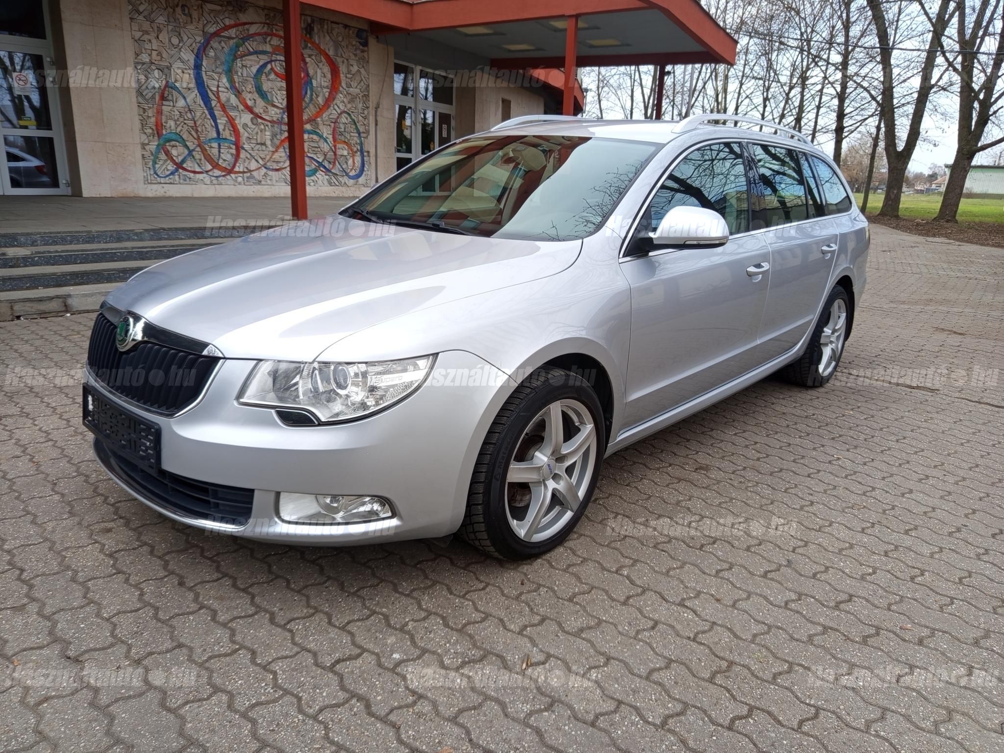 SKODA SUPERB 2012/2 - 1