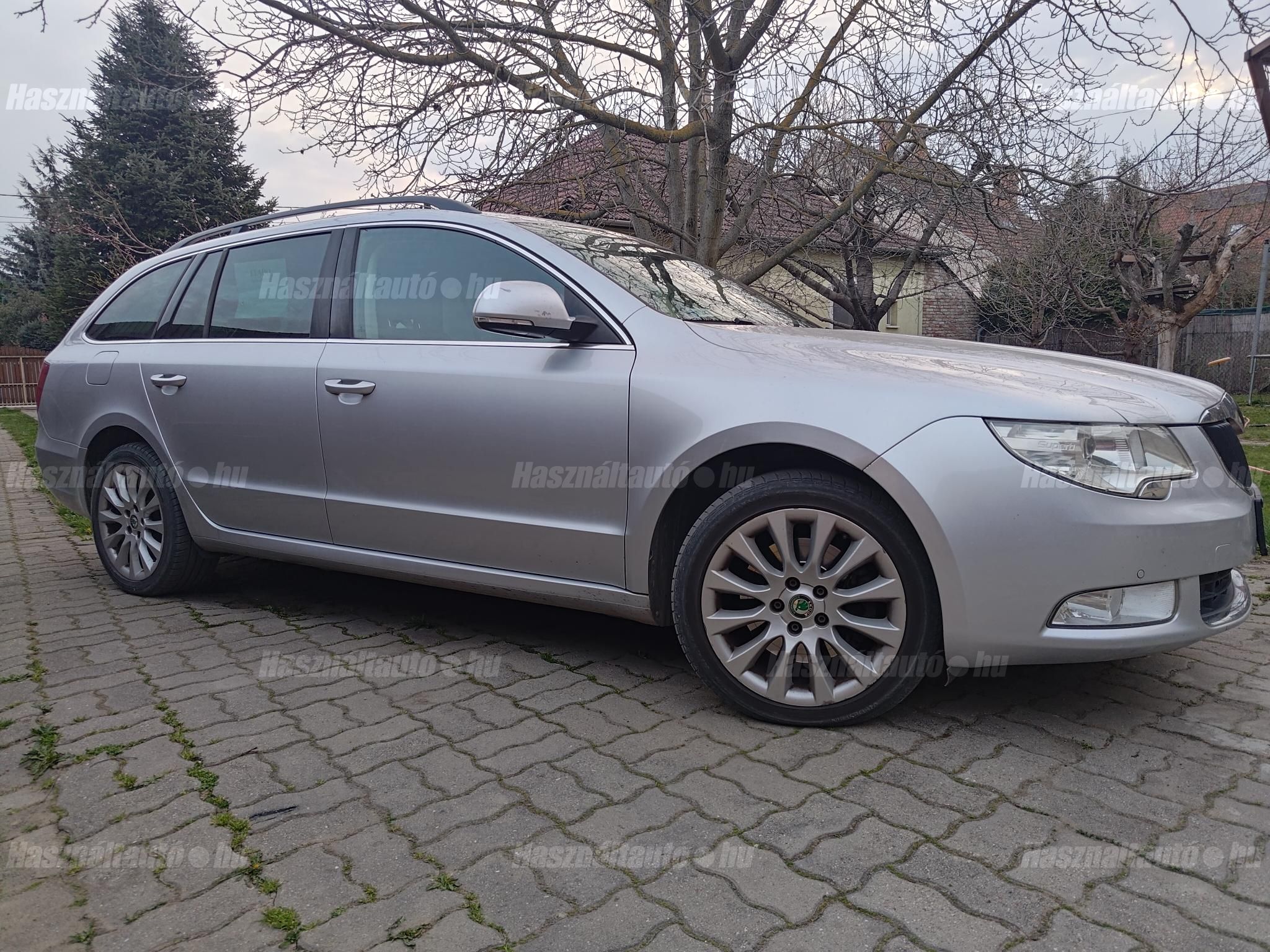 SKODA SUPERB 2012/6 - 1