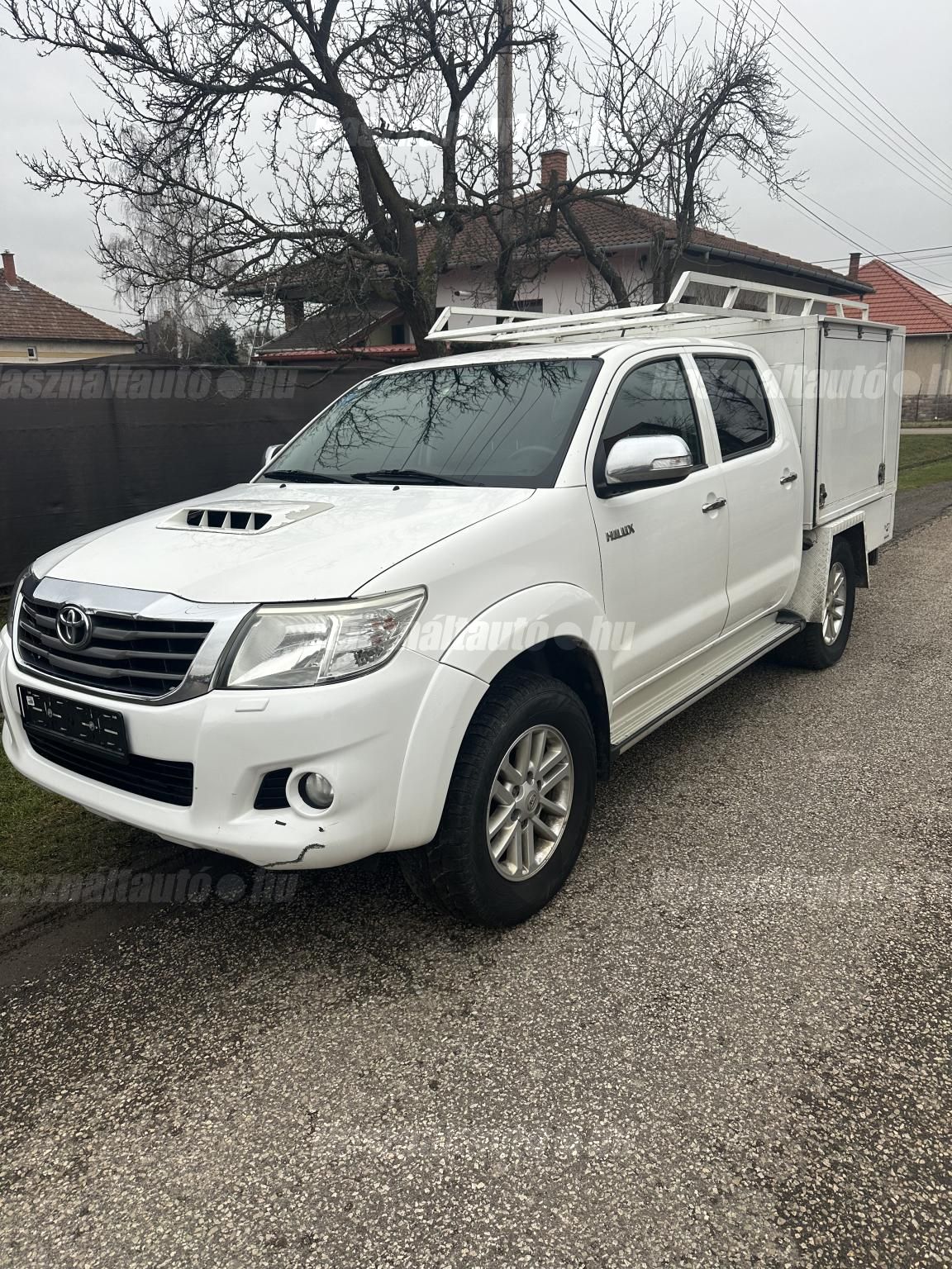 TOYOTA HILUX 2015/9 - 1