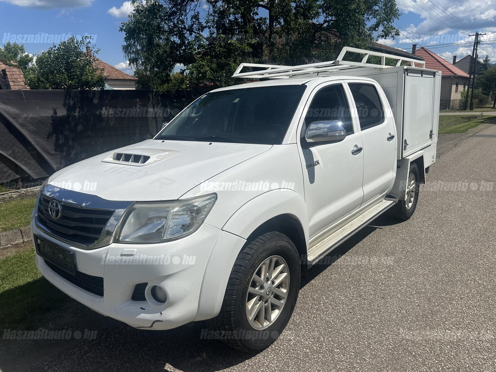 TOYOTA HILUX 2015/9 - 1
