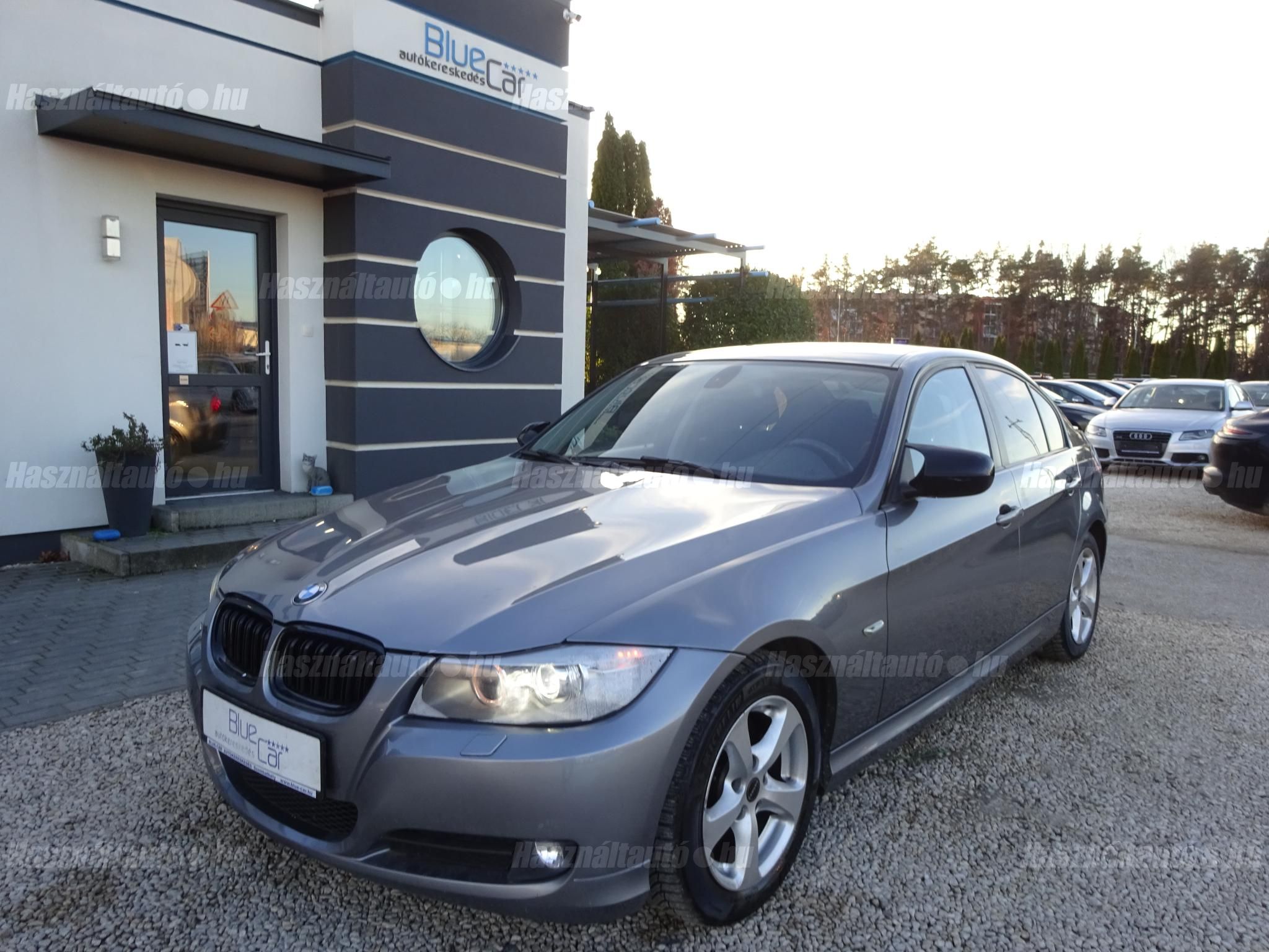 BMW 318 2011/7 - 1