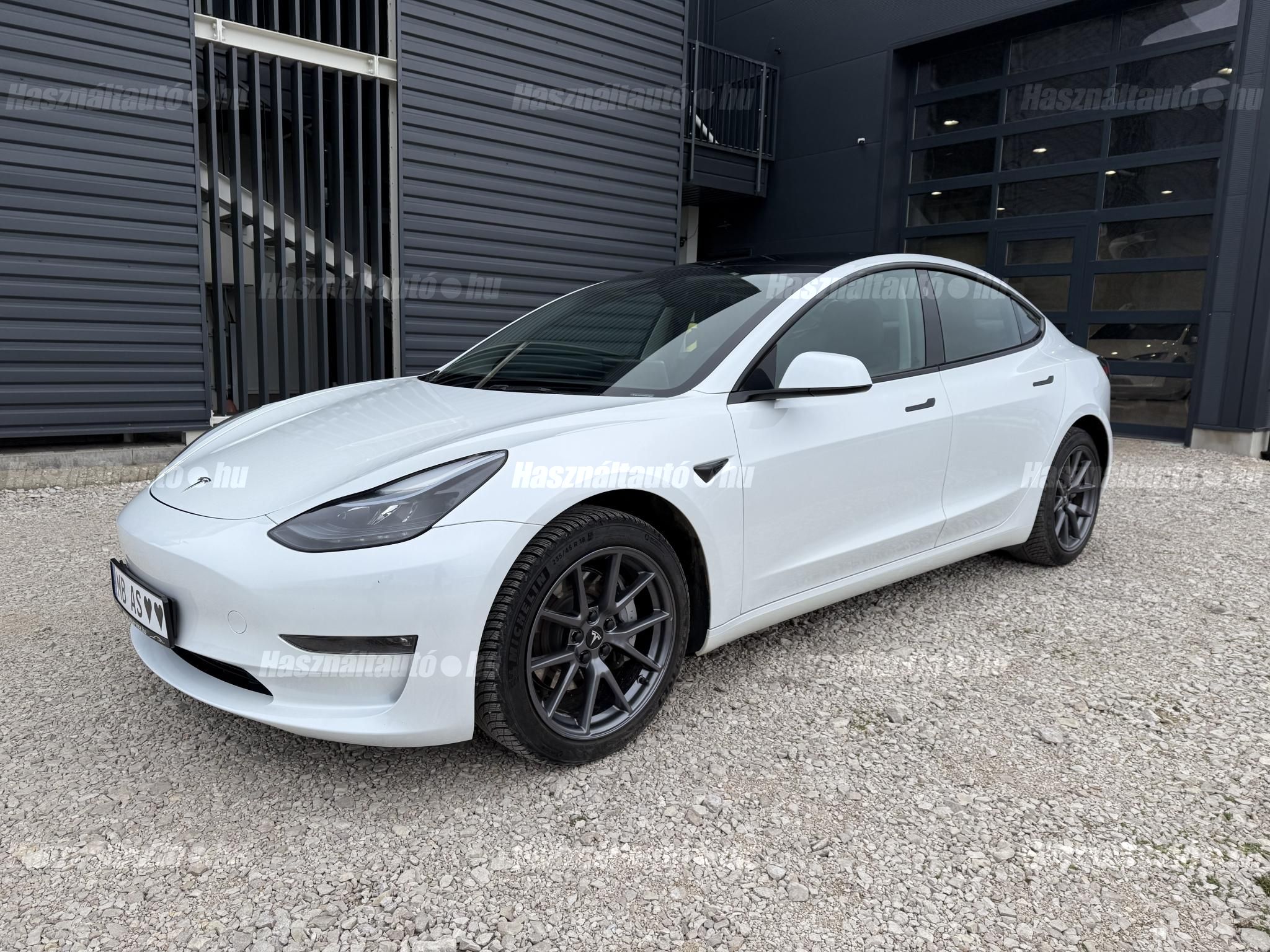 TESLA MODEL 3 2022/12 - 1