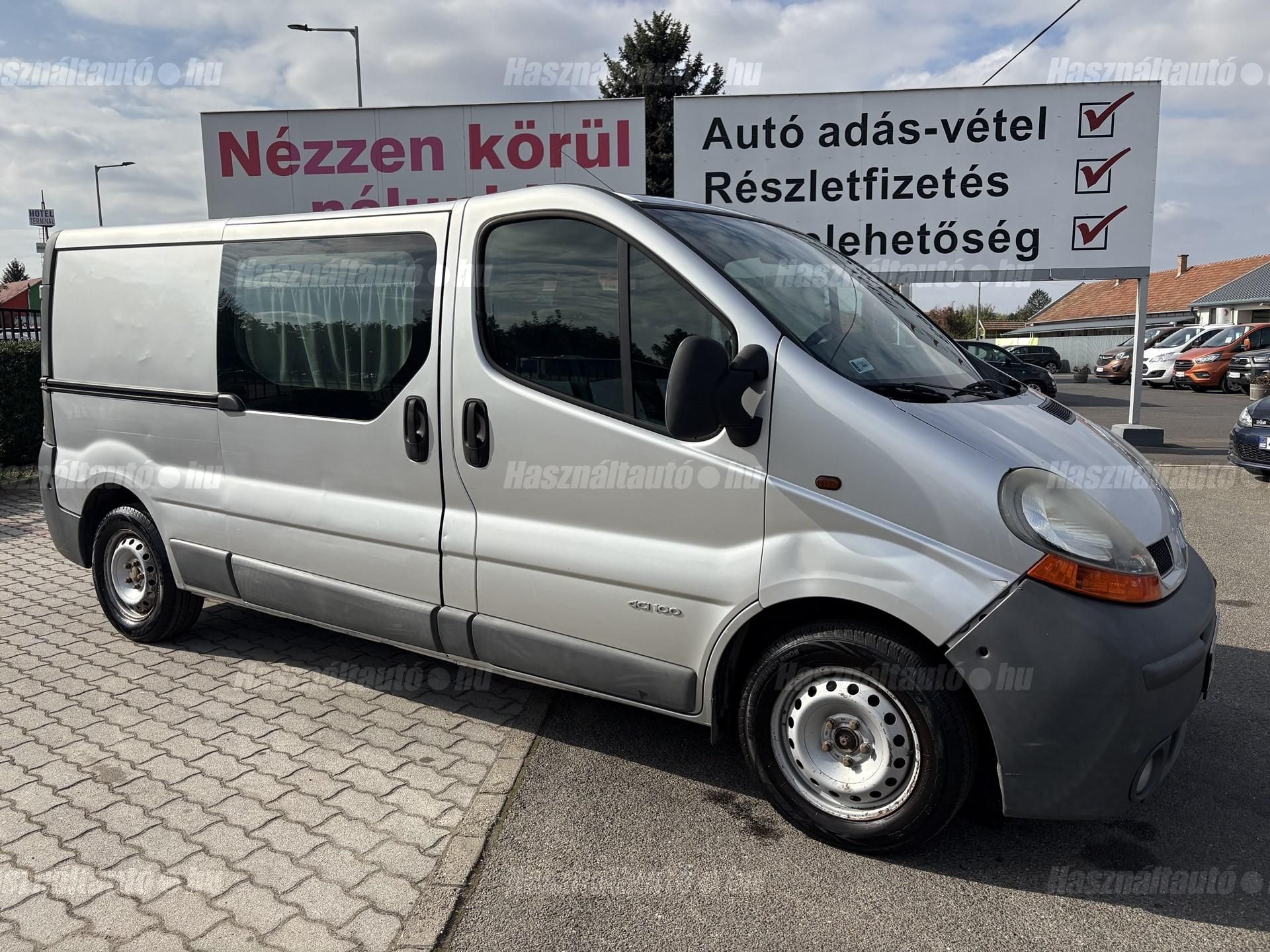 RENAULT TRAFIC 2004/12 - 1