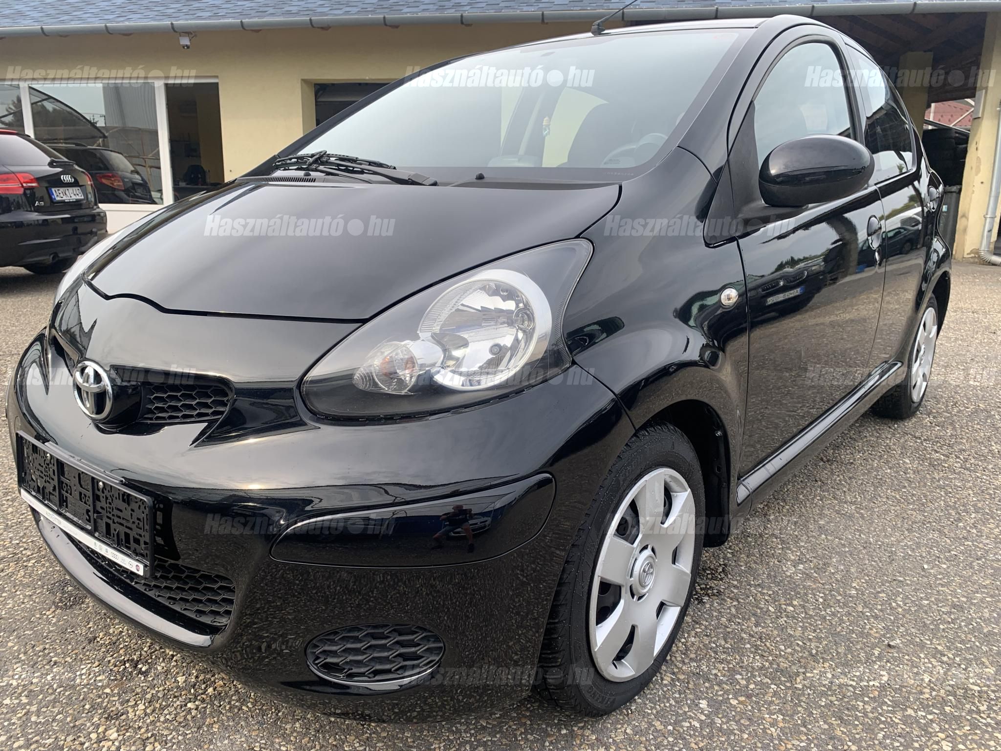 TOYOTA AYGO 2011/11 - 1
