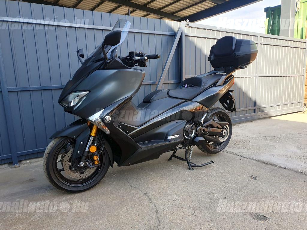 YAMAHA TMAX 2017/8 - 1