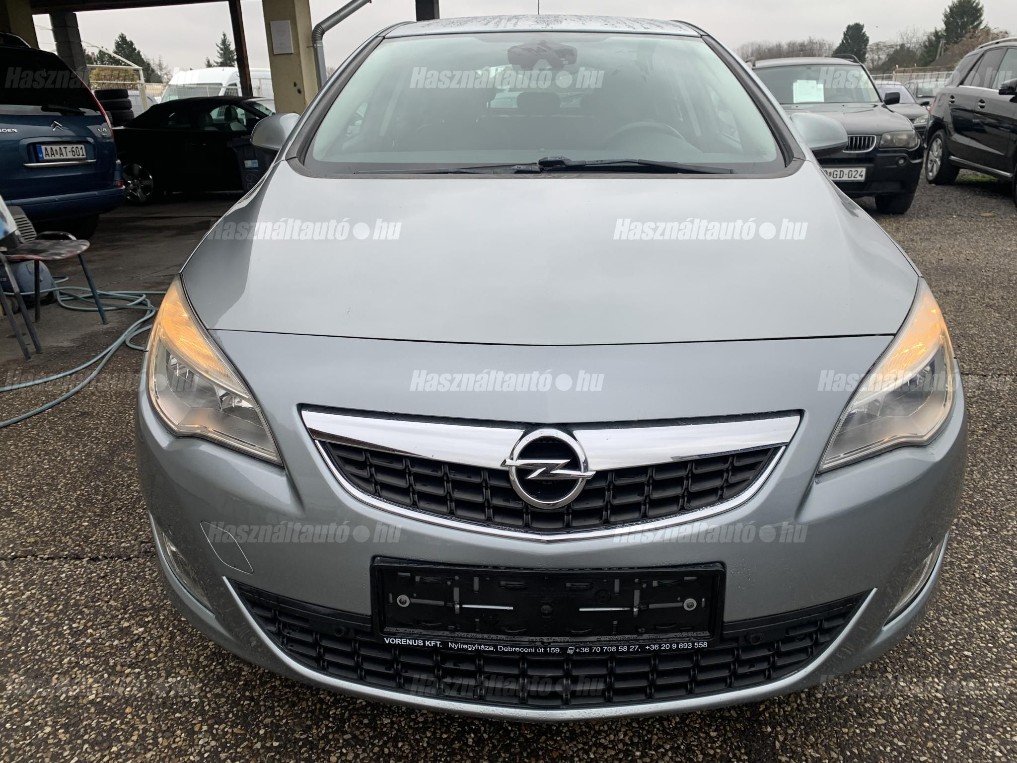 OPEL ASTRA J 2011/11 - 1