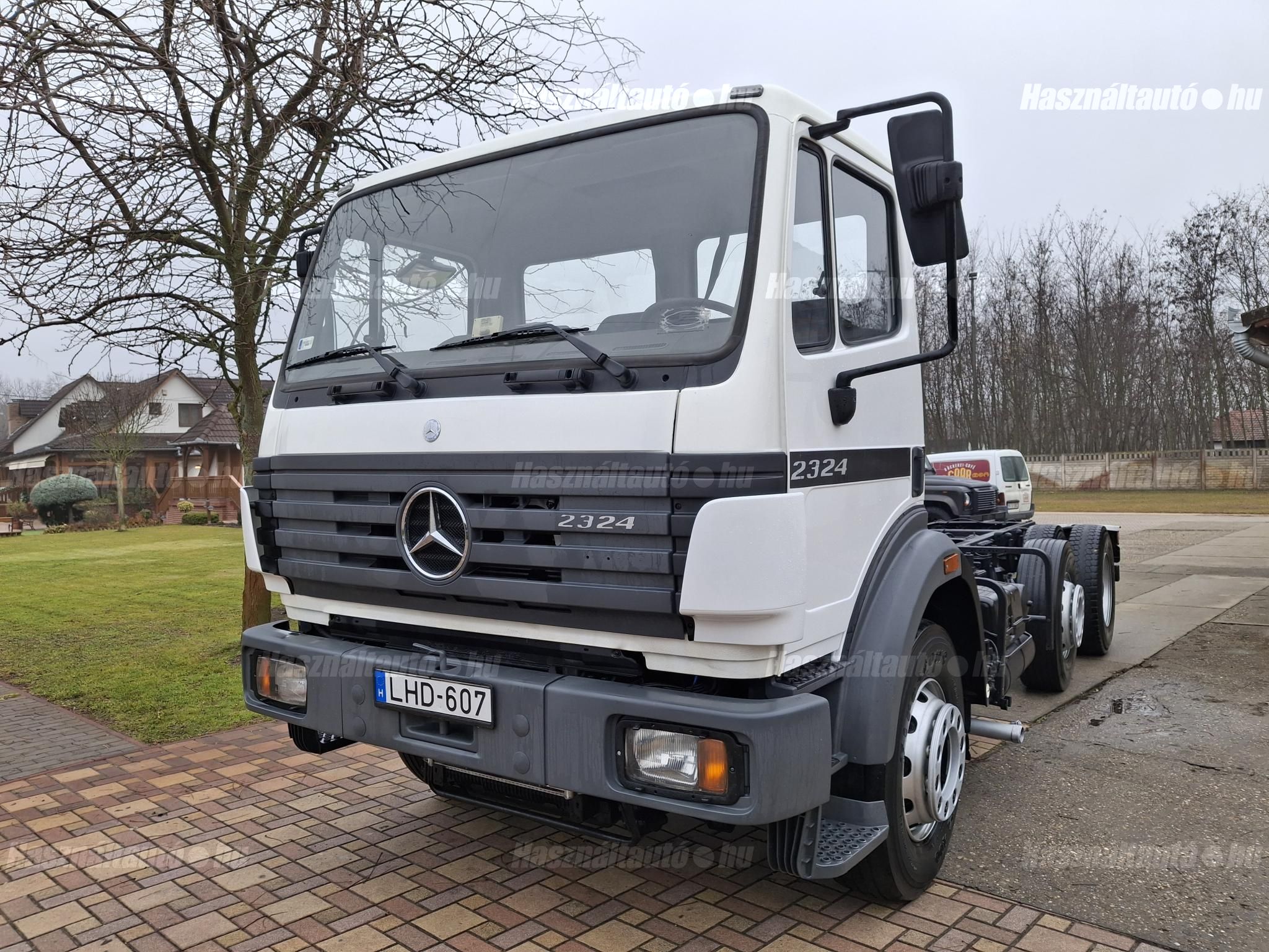 MERCEDES-BENZ 1997/9 - 1