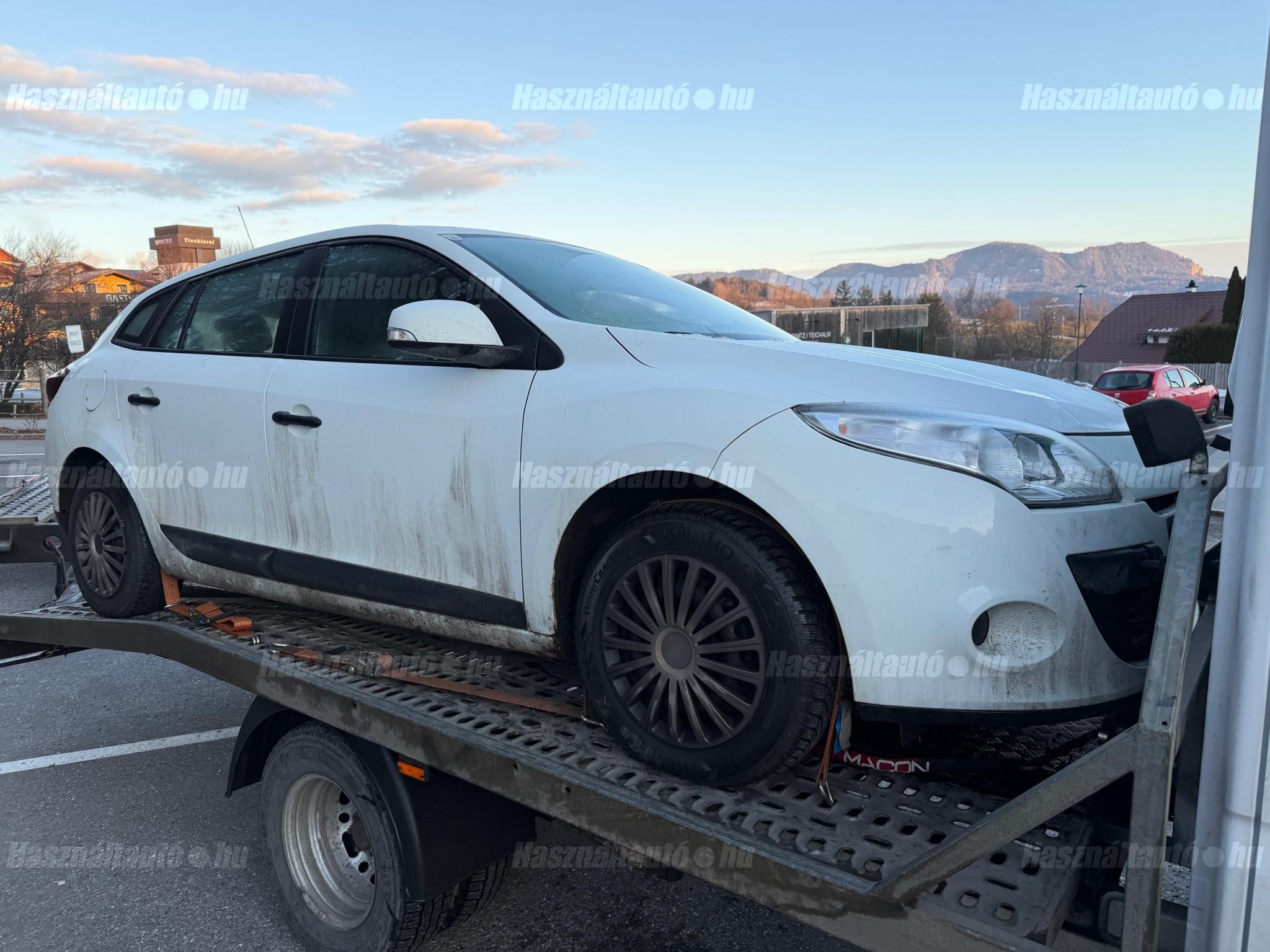 RENAULT MEGANE 2011/9 - 1