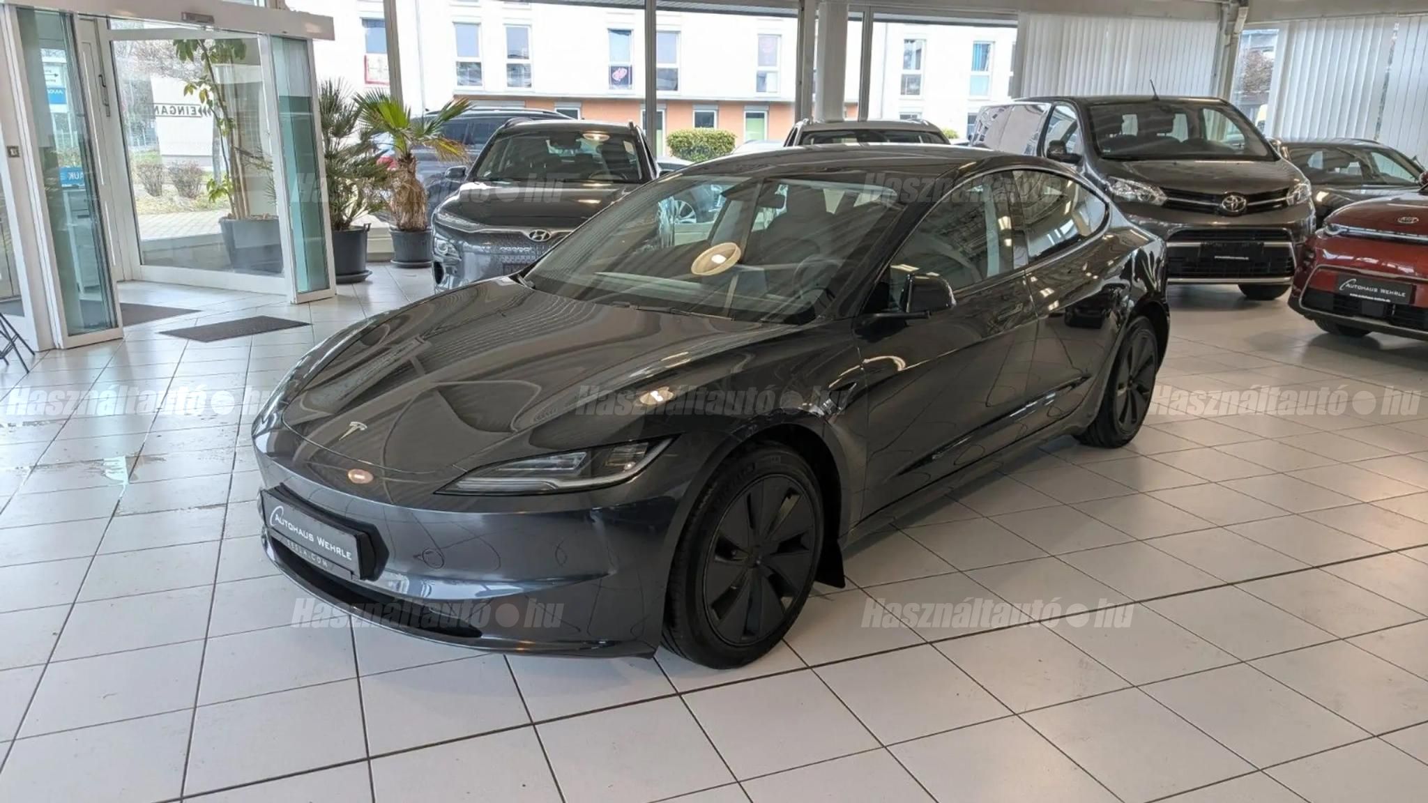 TESLA MODEL 3 2023/11 - 1