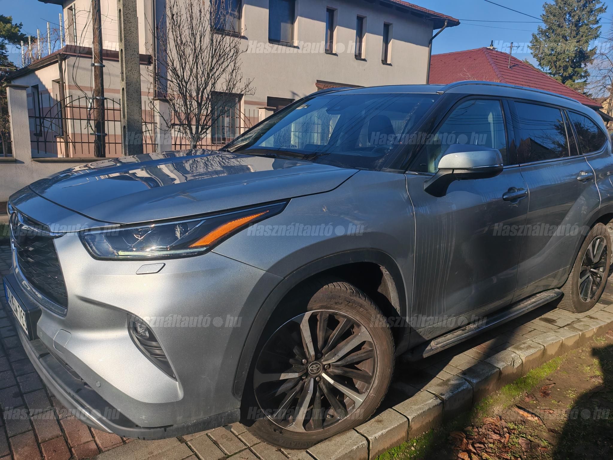 TOYOTA HIGHLANDER 2022 - 1