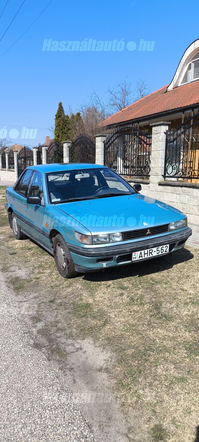 MITSUBISHI LANCER 1990/10 - 1