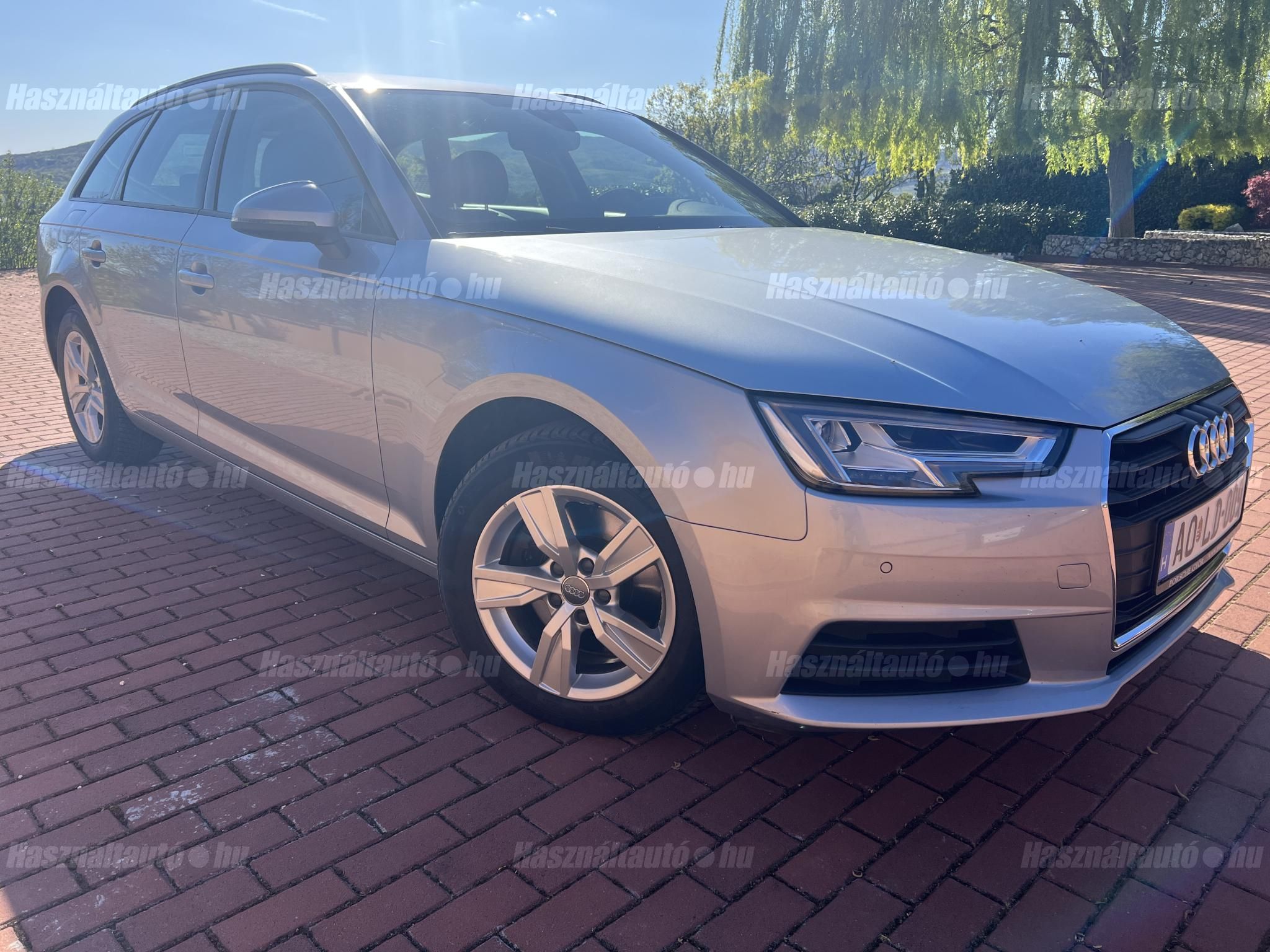AUDI A4 2019/9 - 1