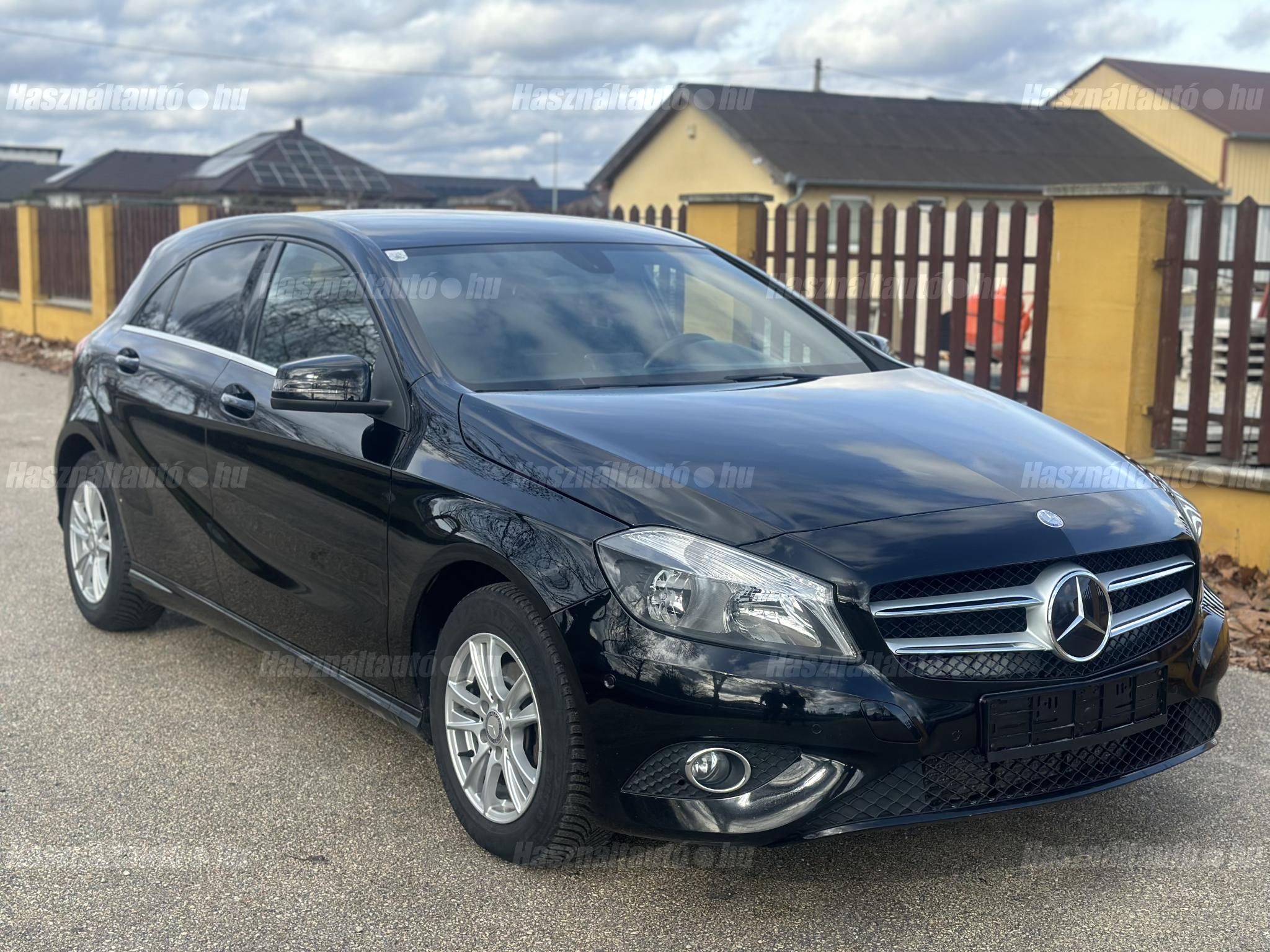 MERCEDES-BENZ A 180 2014/1 - 1