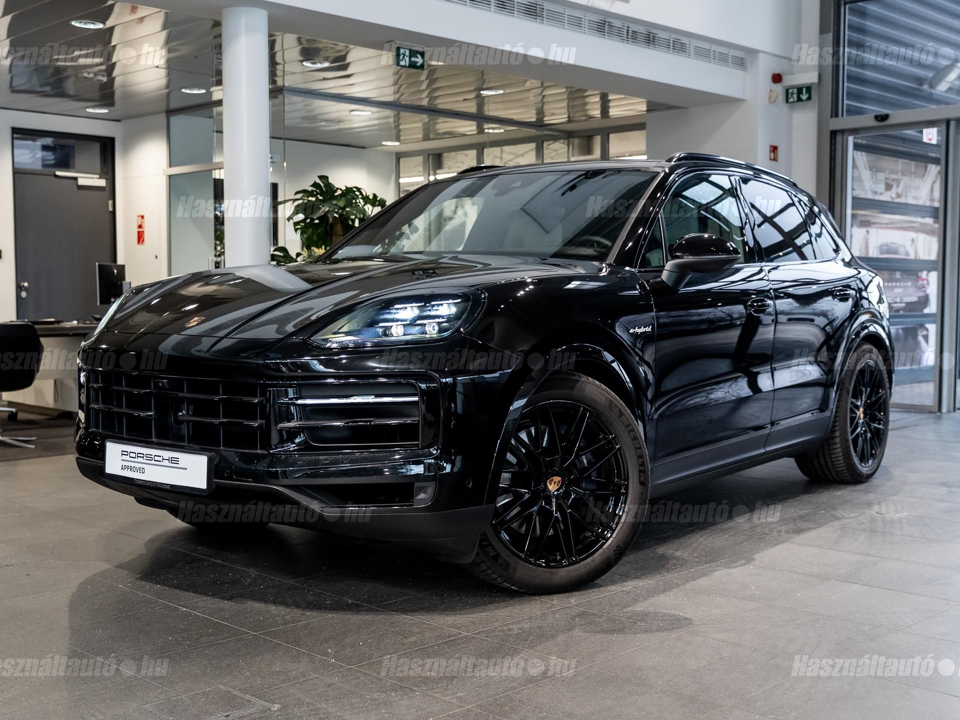 PORSCHE CAYENNE 2024 - 1