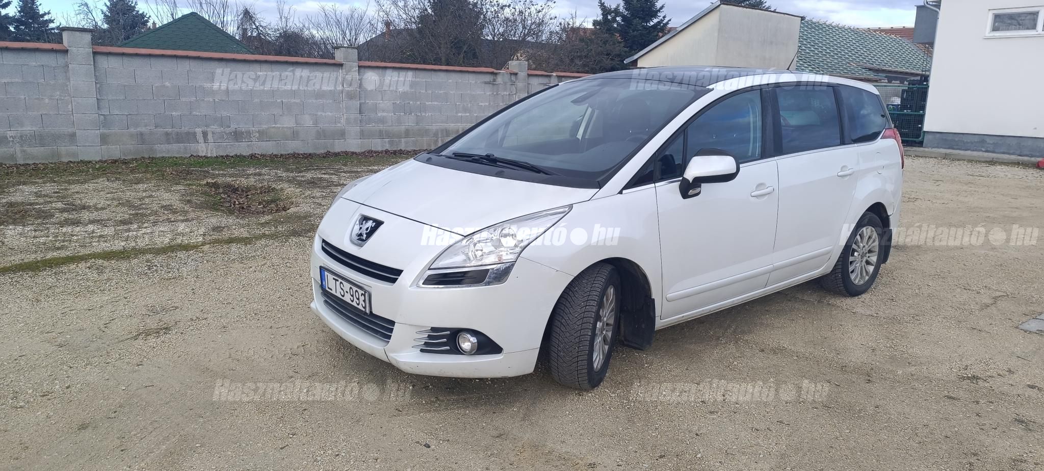 PEUGEOT 5008 2010/11 - 1