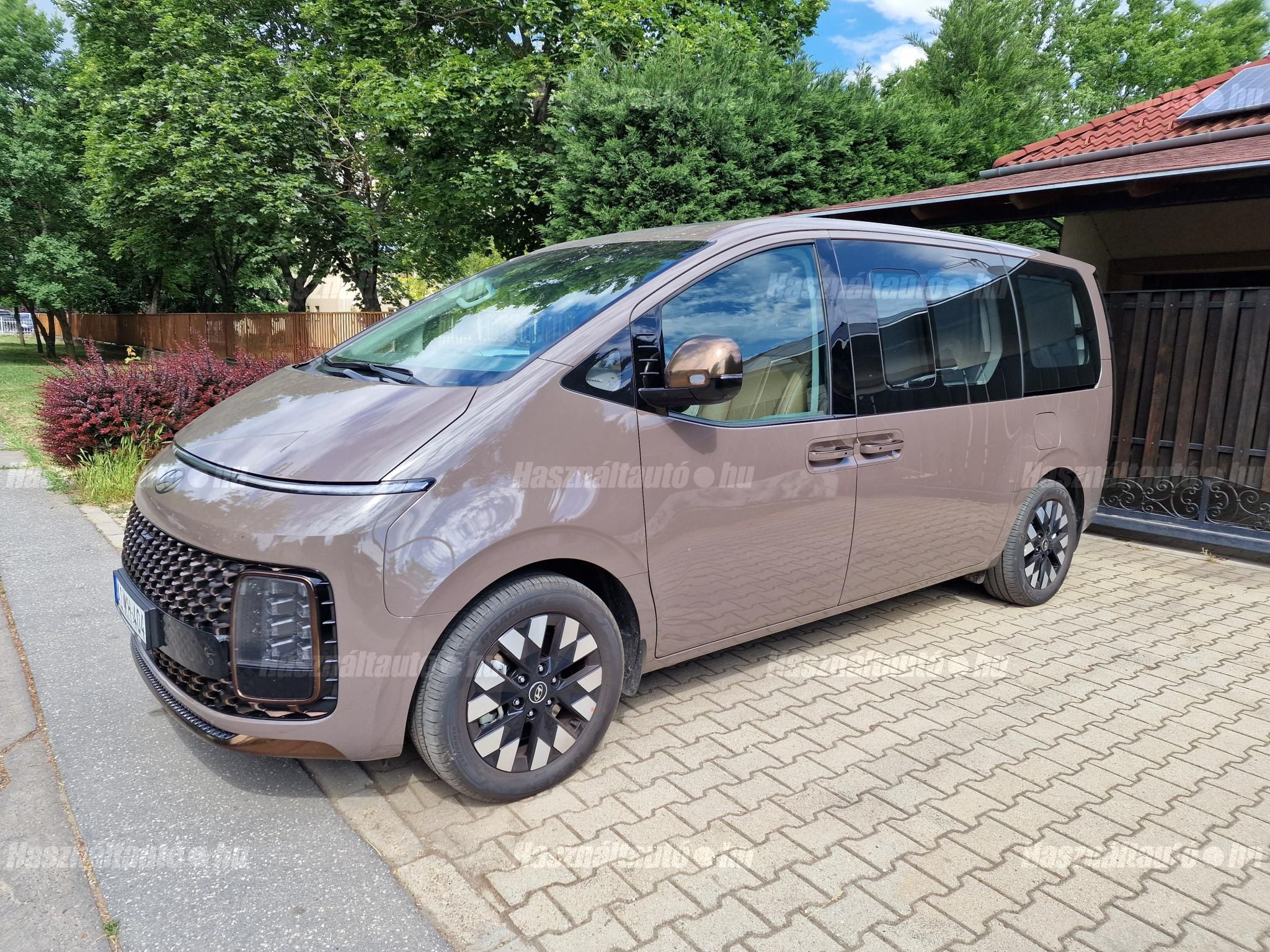 HYUNDAI STARIA 2025/3 - 1