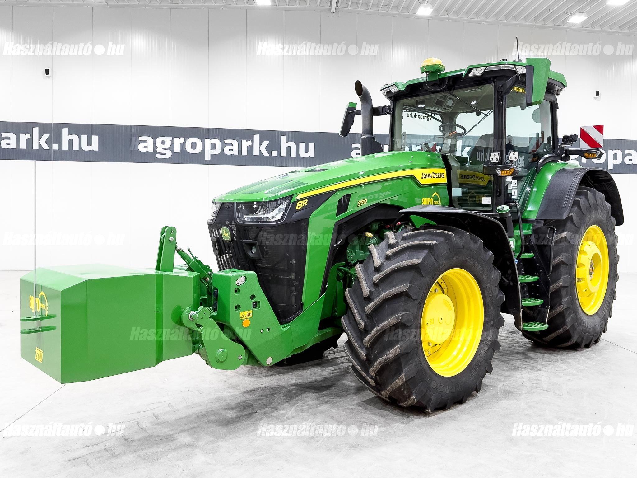 JOHN DEERE 2020 - 1