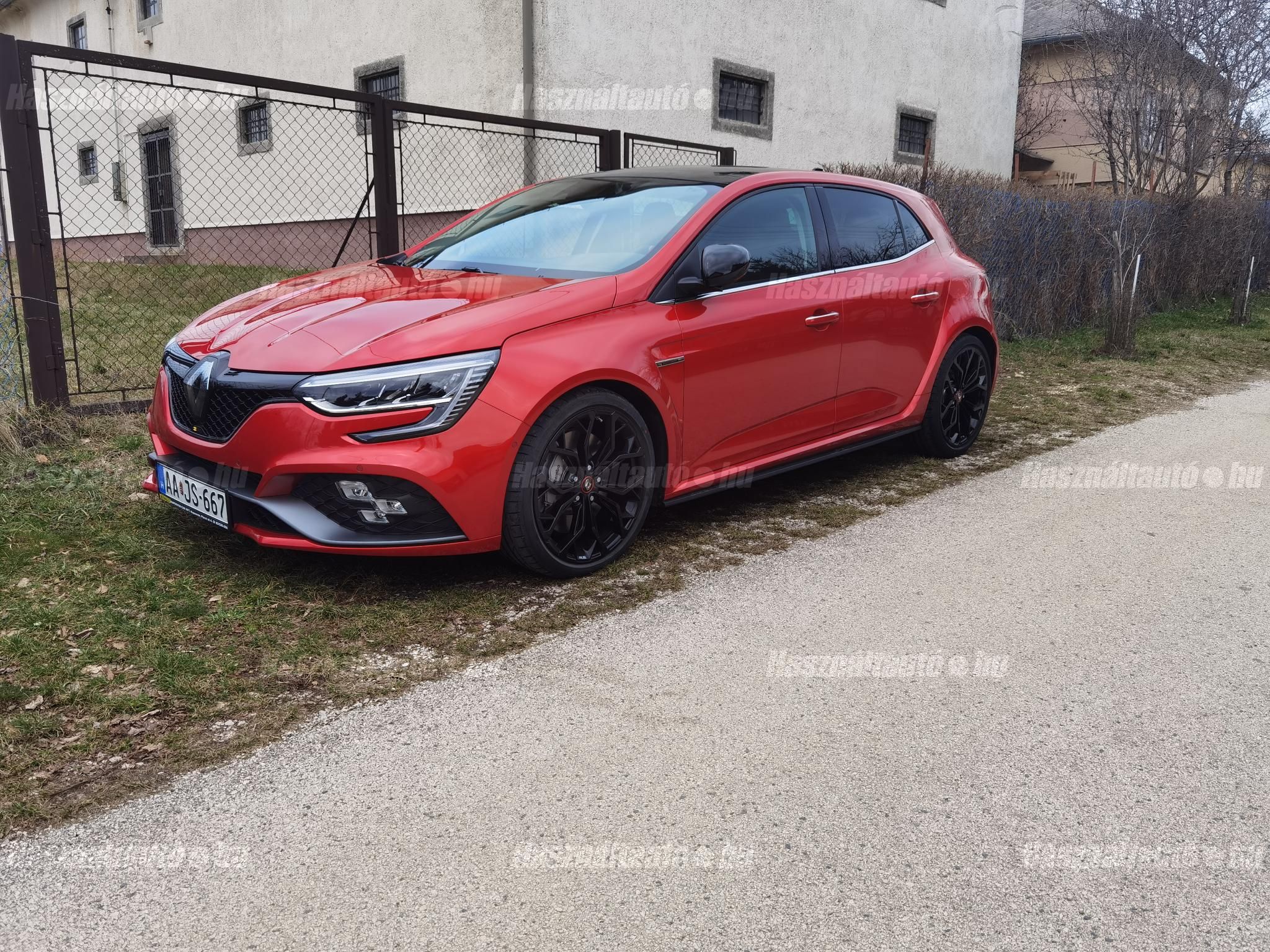 RENAULT MEGANE 2022 - 1