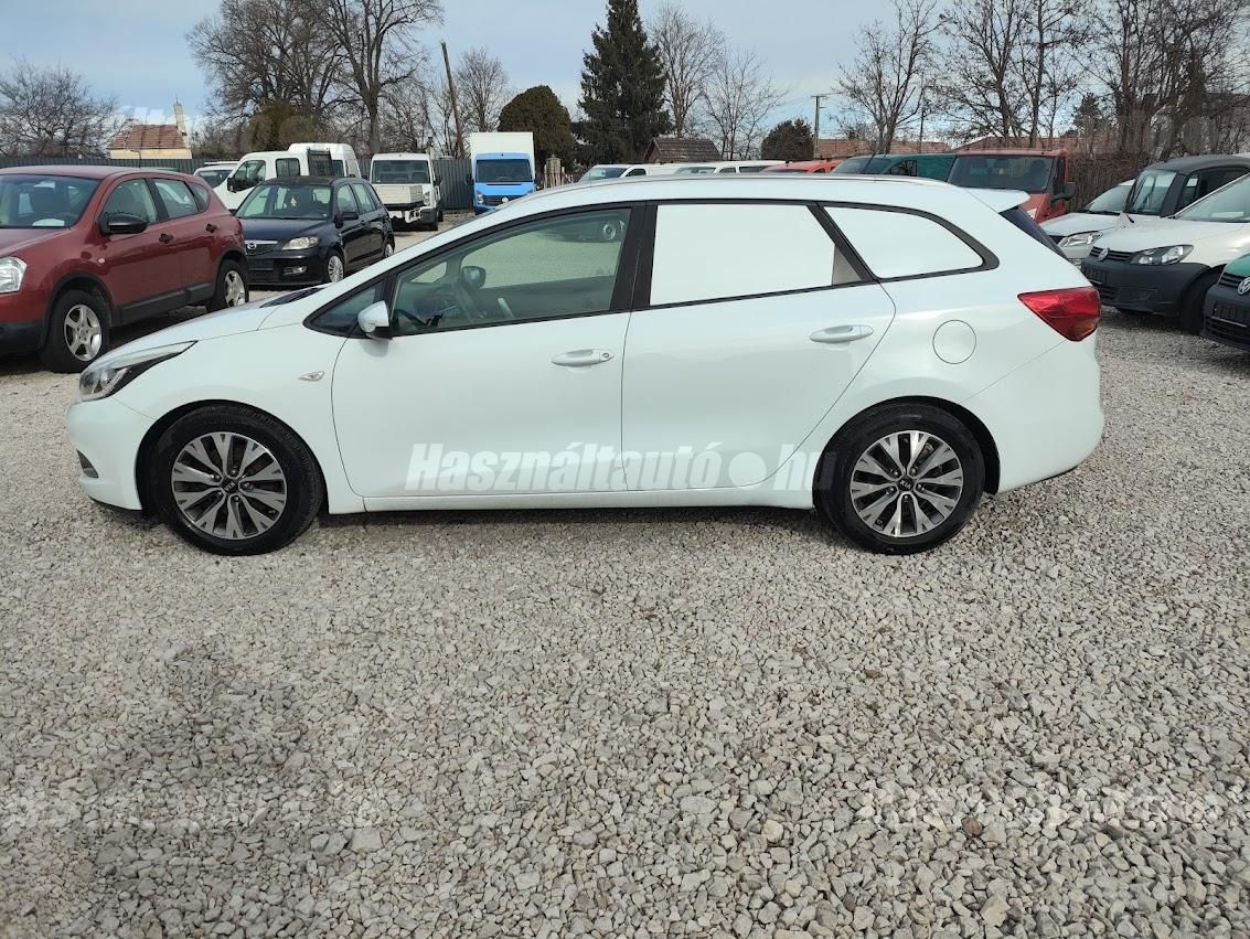 KIA CEE'D 2015/10 - 1
