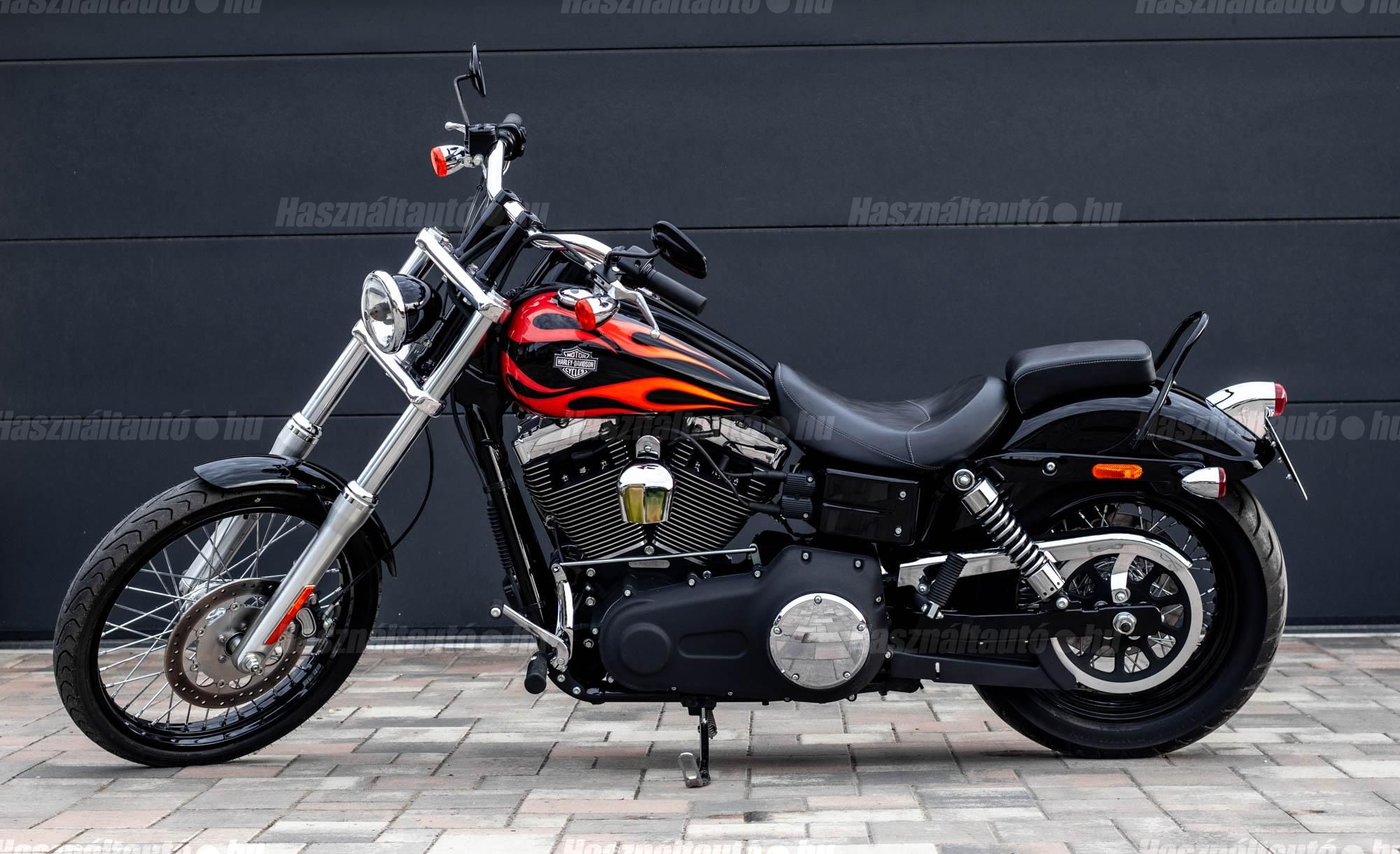 HARLEY-DAVIDSON DYNA WIDE GLIDE 2010/8 - 1