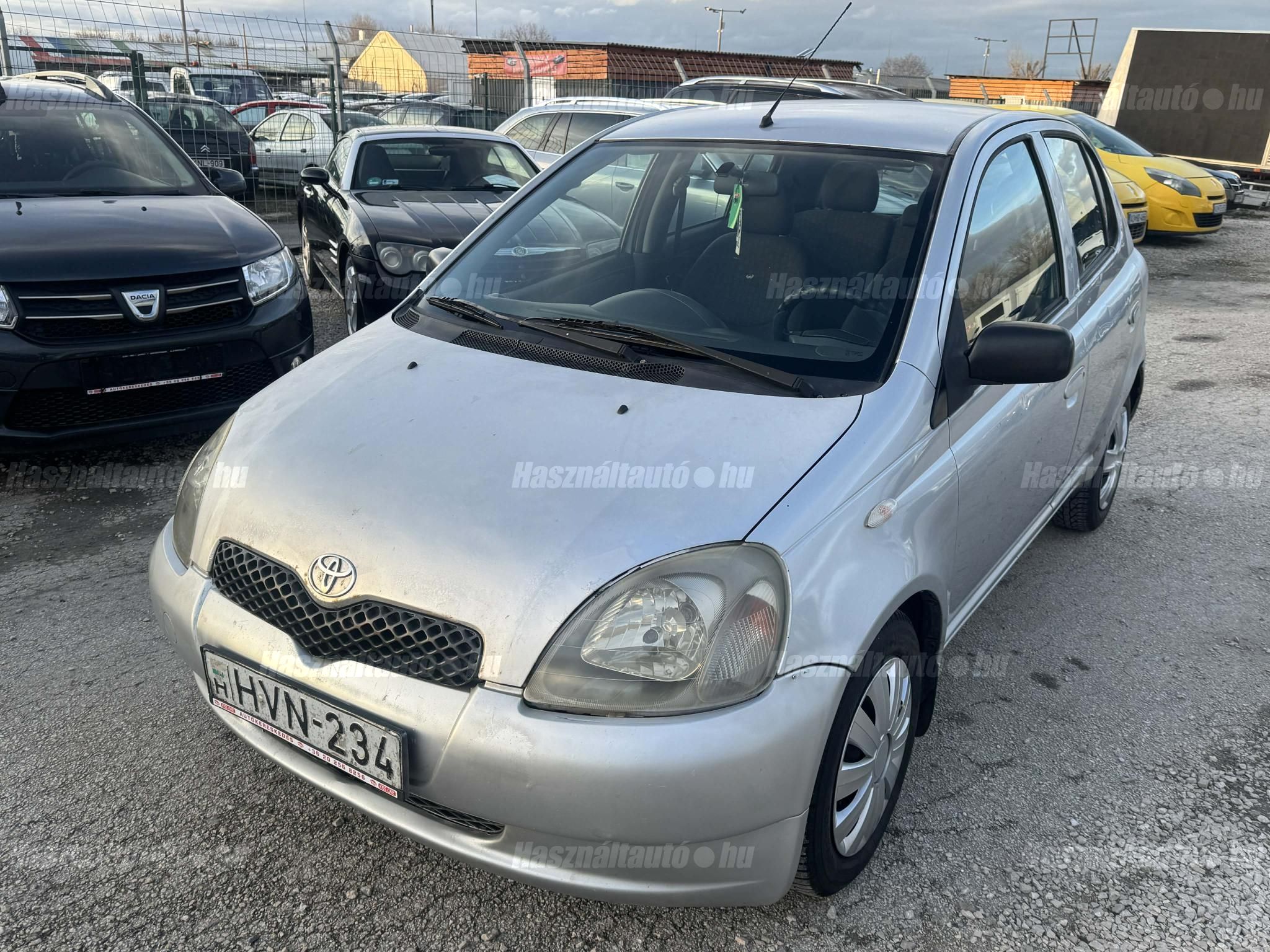 TOYOTA YARIS 2001/11 - 1