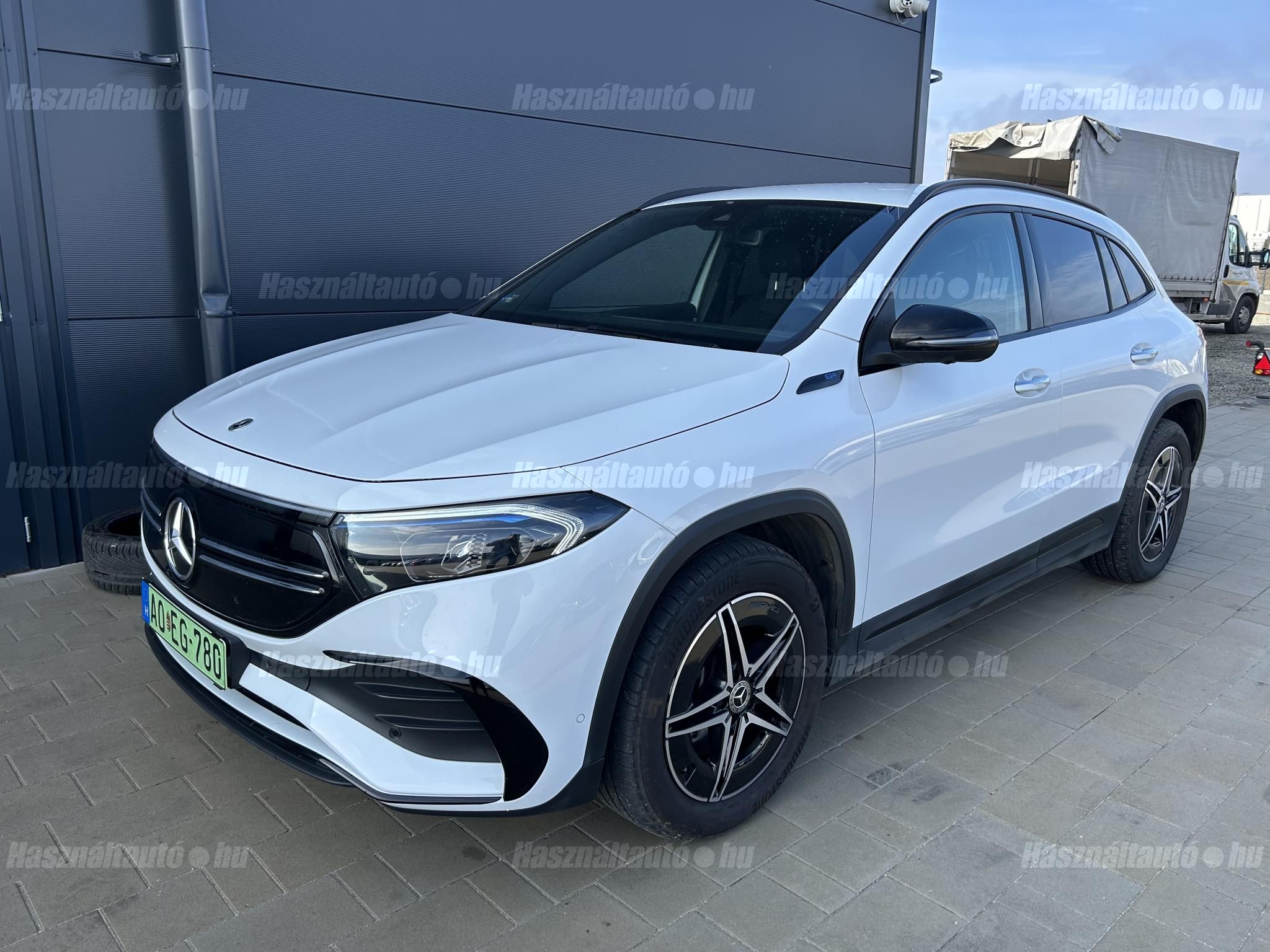 MERCEDES-BENZ EQA 2023/1 - 1